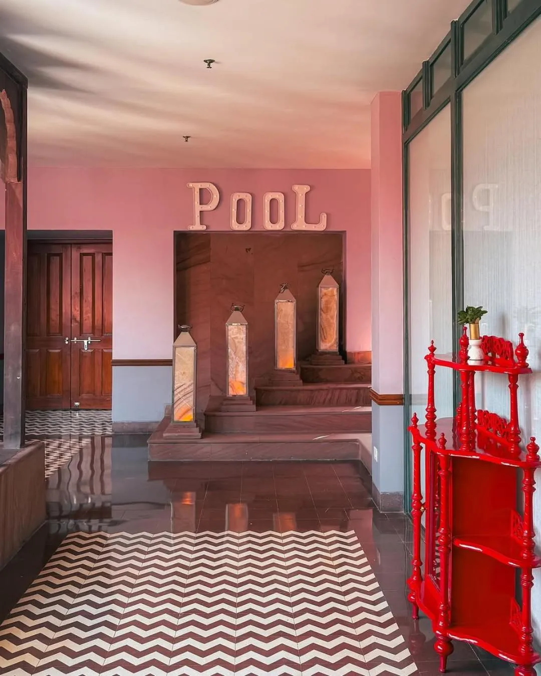 Swimming pool in Narendra Bhawan