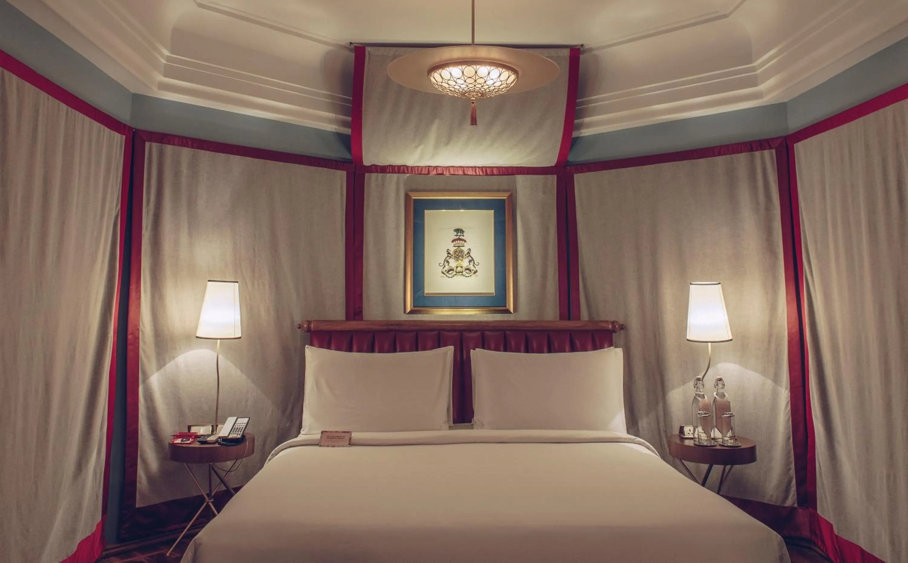 Bed in Narendra Bhawan