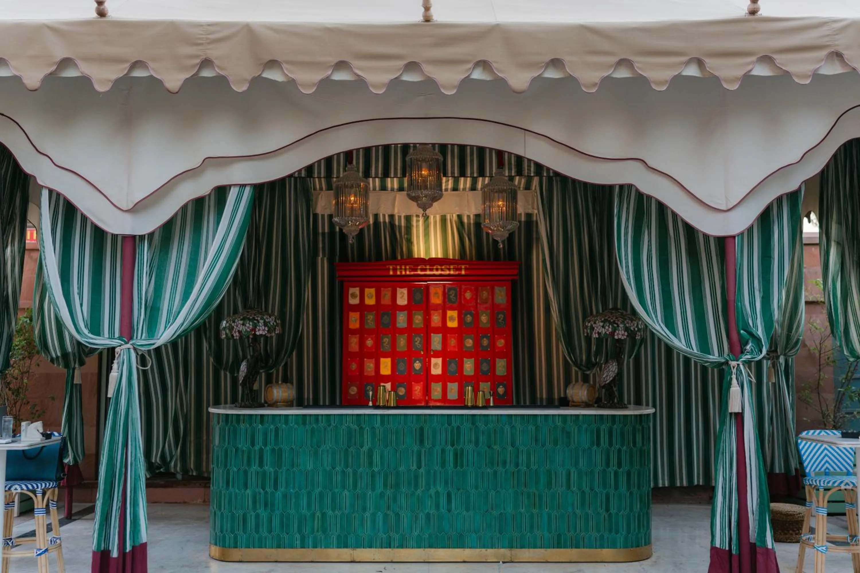 Lounge or bar in Narendra Bhawan