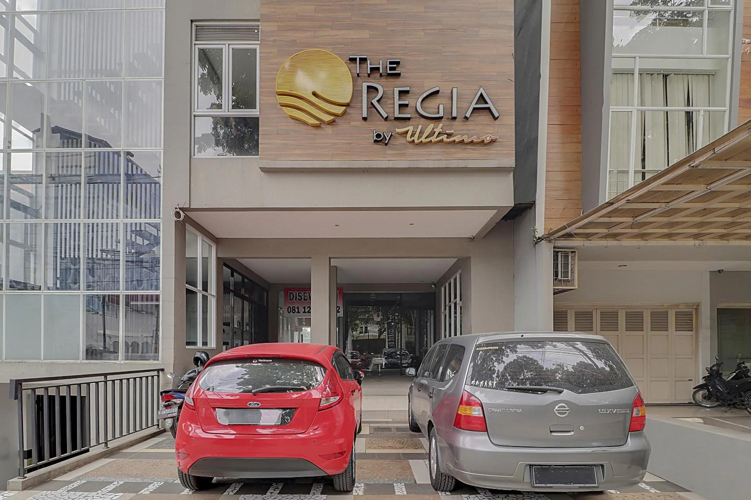 Facade/entrance in Collection O Cihampelas Near Ciwalk Formerly Regia Cihampelas