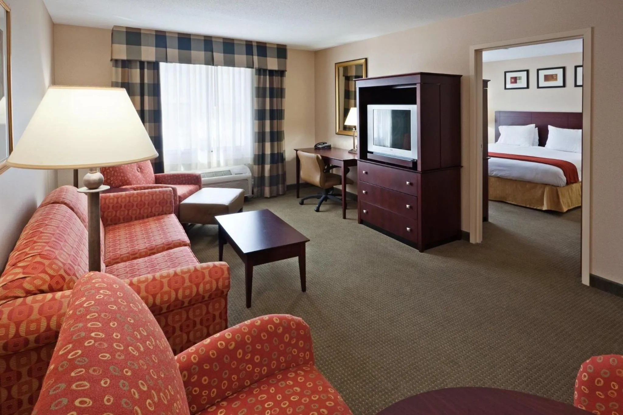 Photo of the whole room, Bed in Holiday Inn Express Hotel & Suites Freeport by IHG