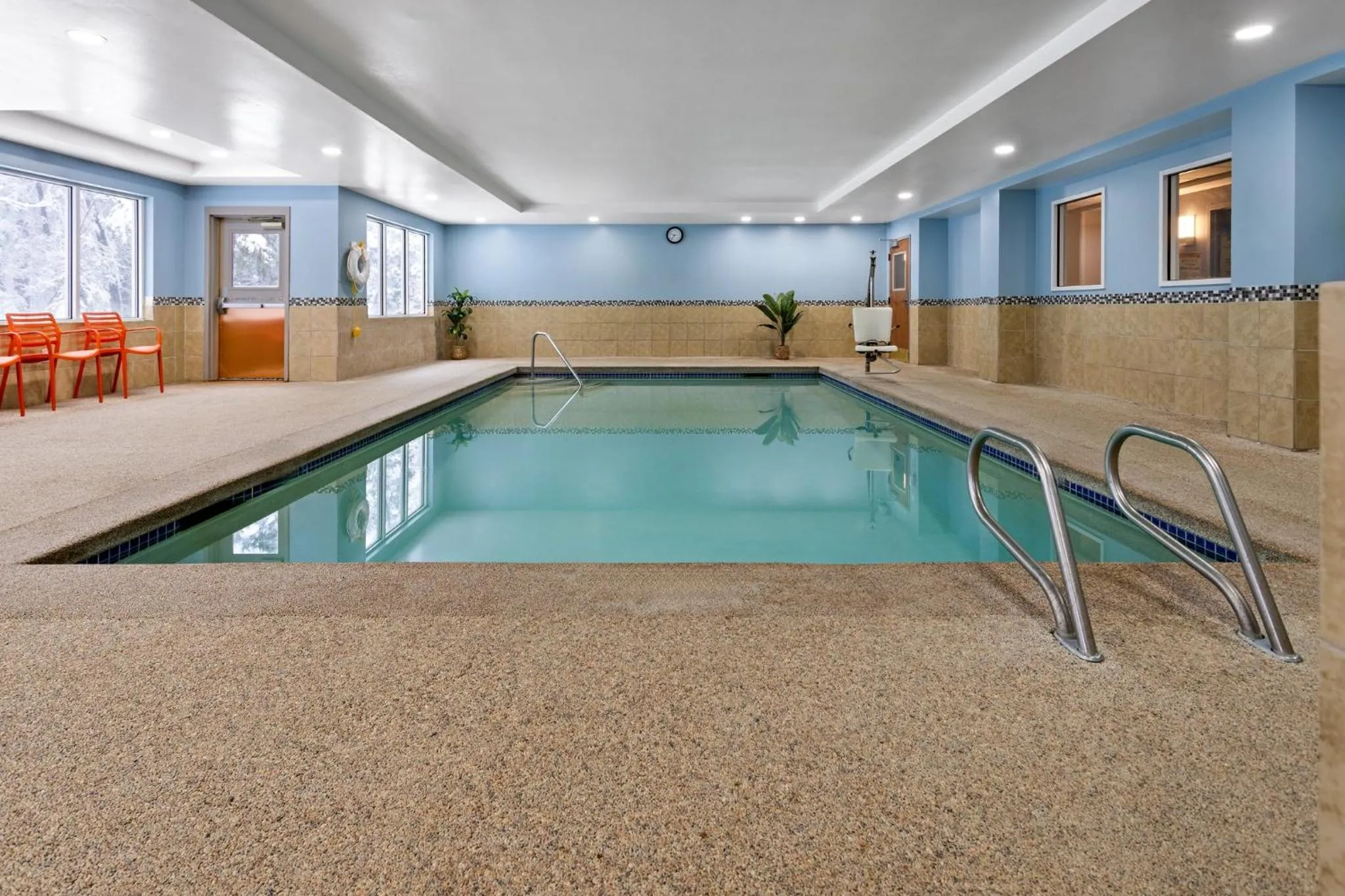 Swimming pool in Holiday Inn Express Hotel & Suites Freeport by IHG