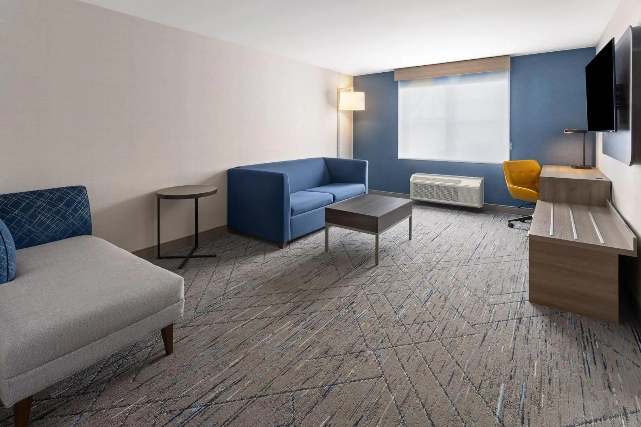 Photo of the whole room in Holiday Inn Express Hotel & Suites Freeport by IHG