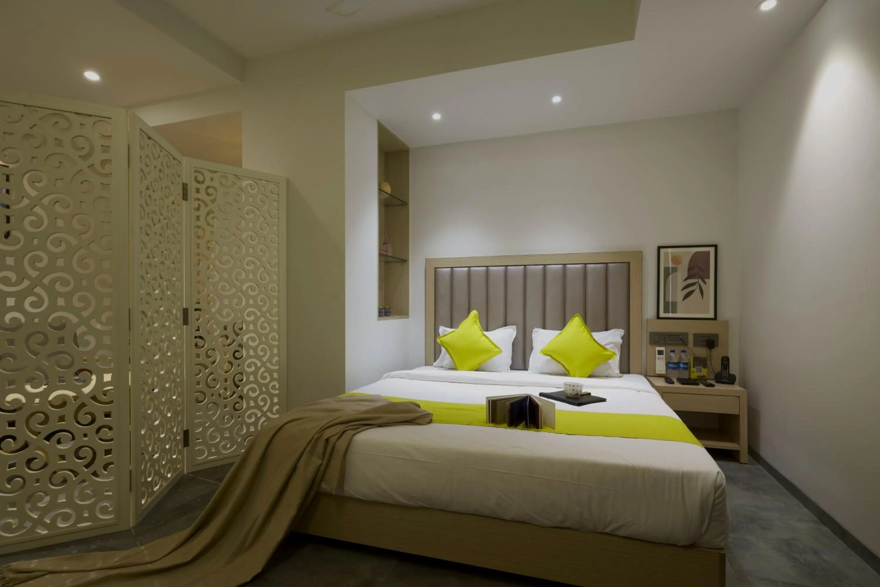 Bed in Hotel Sifat International