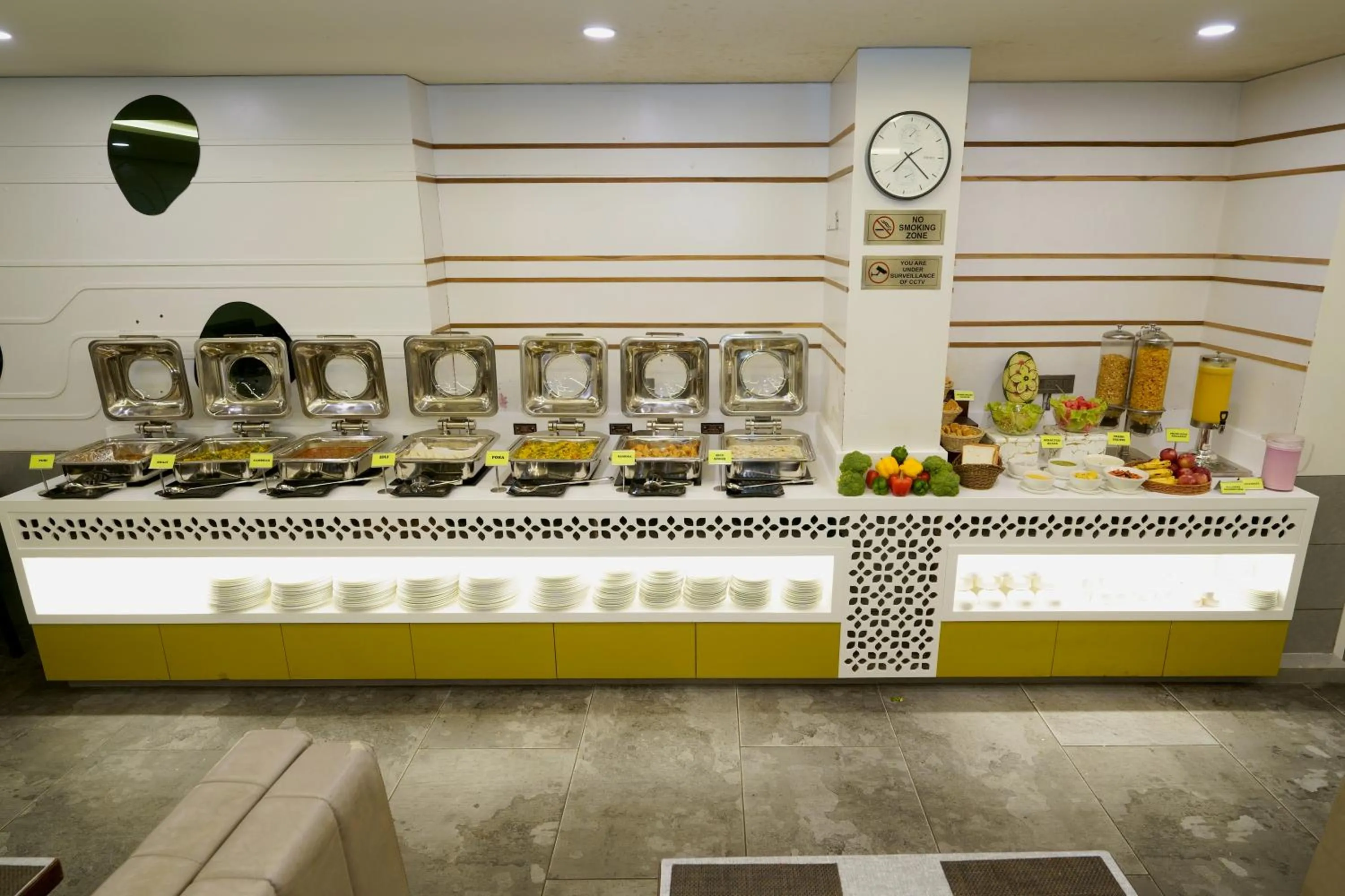 Buffet breakfast in Hotel Sifat International