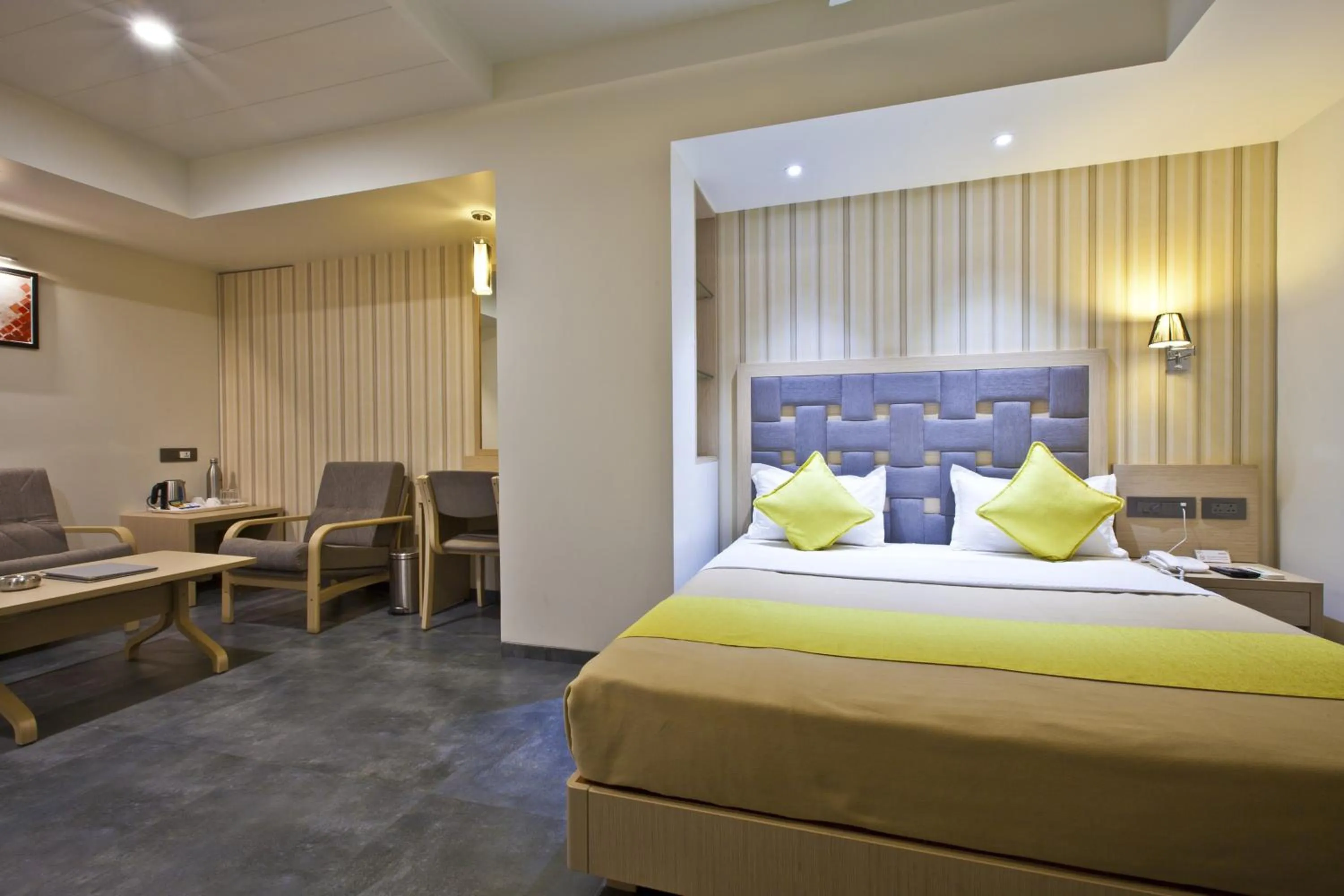 View (from property/room), Bed in Hotel Sifat International