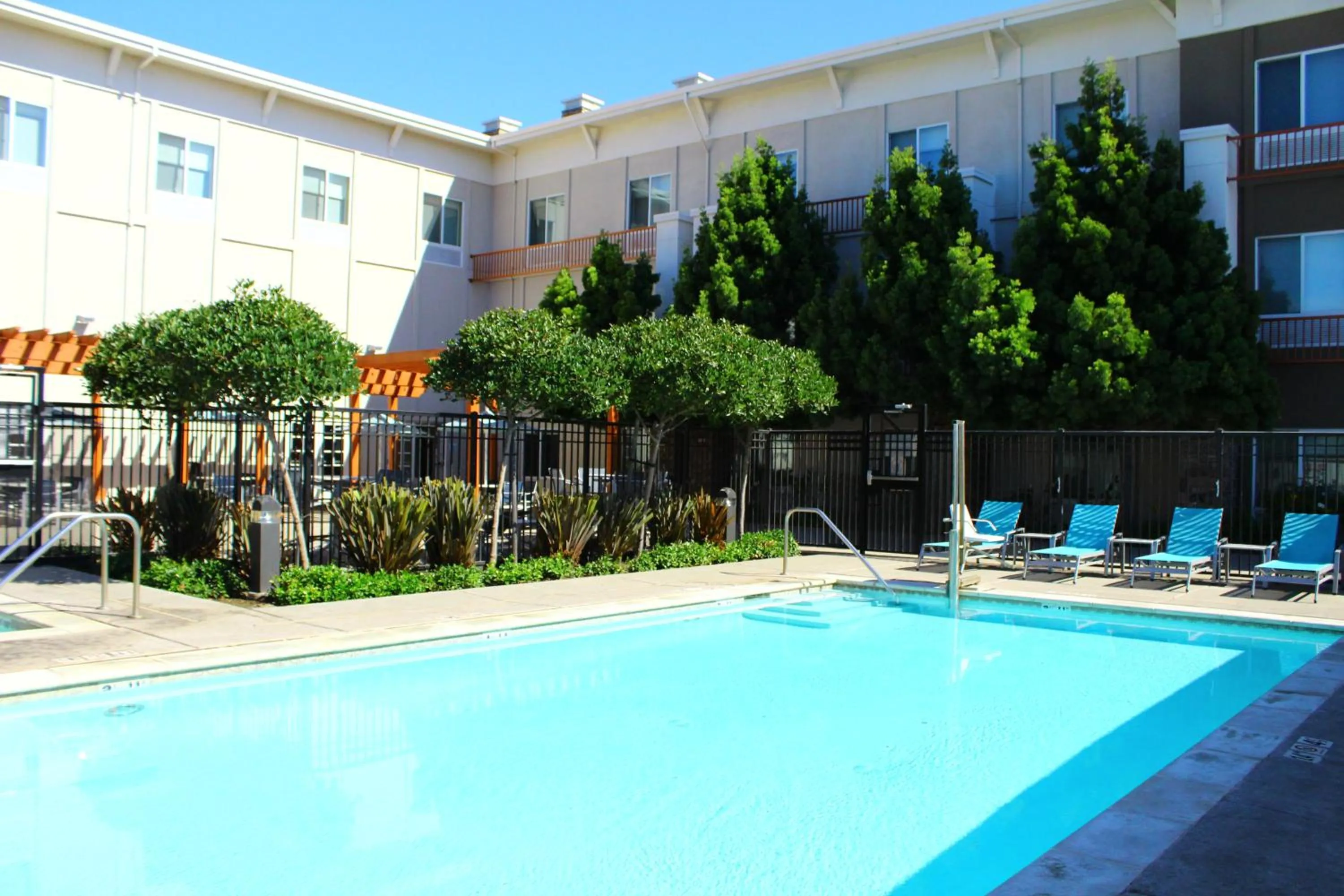 Swimming pool in Holiday Inn Express Hotel & Suites Napa Valley-American Canyon by IHG