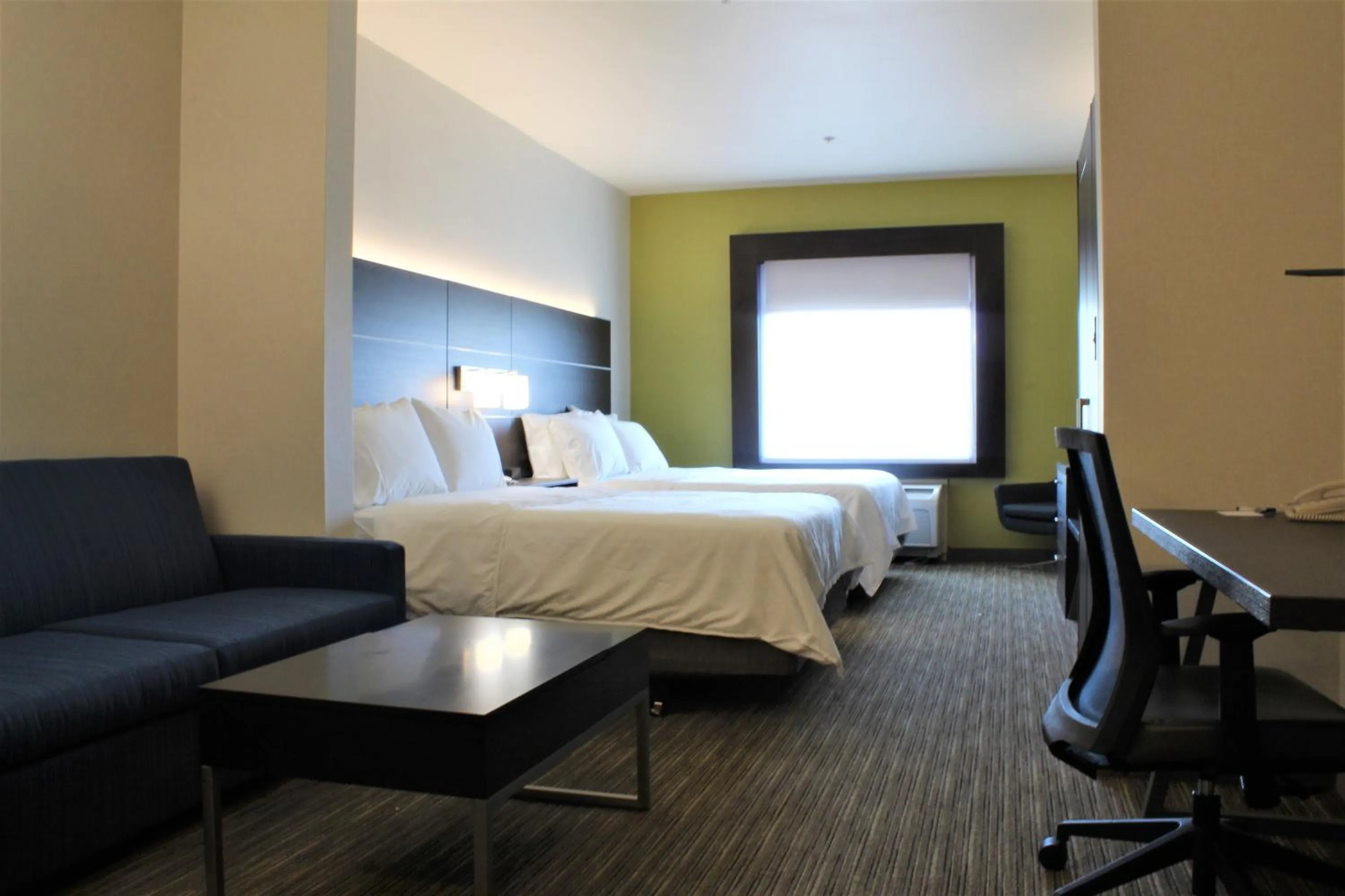 Photo of the whole room, Bed in Holiday Inn Express Hotel & Suites Napa Valley-American Canyon by IHG