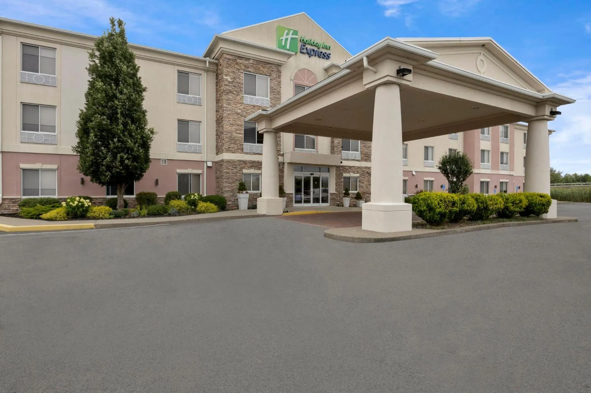 Property building in Holiday Inn Express Hotel & Suites West Coxsackie by IHG