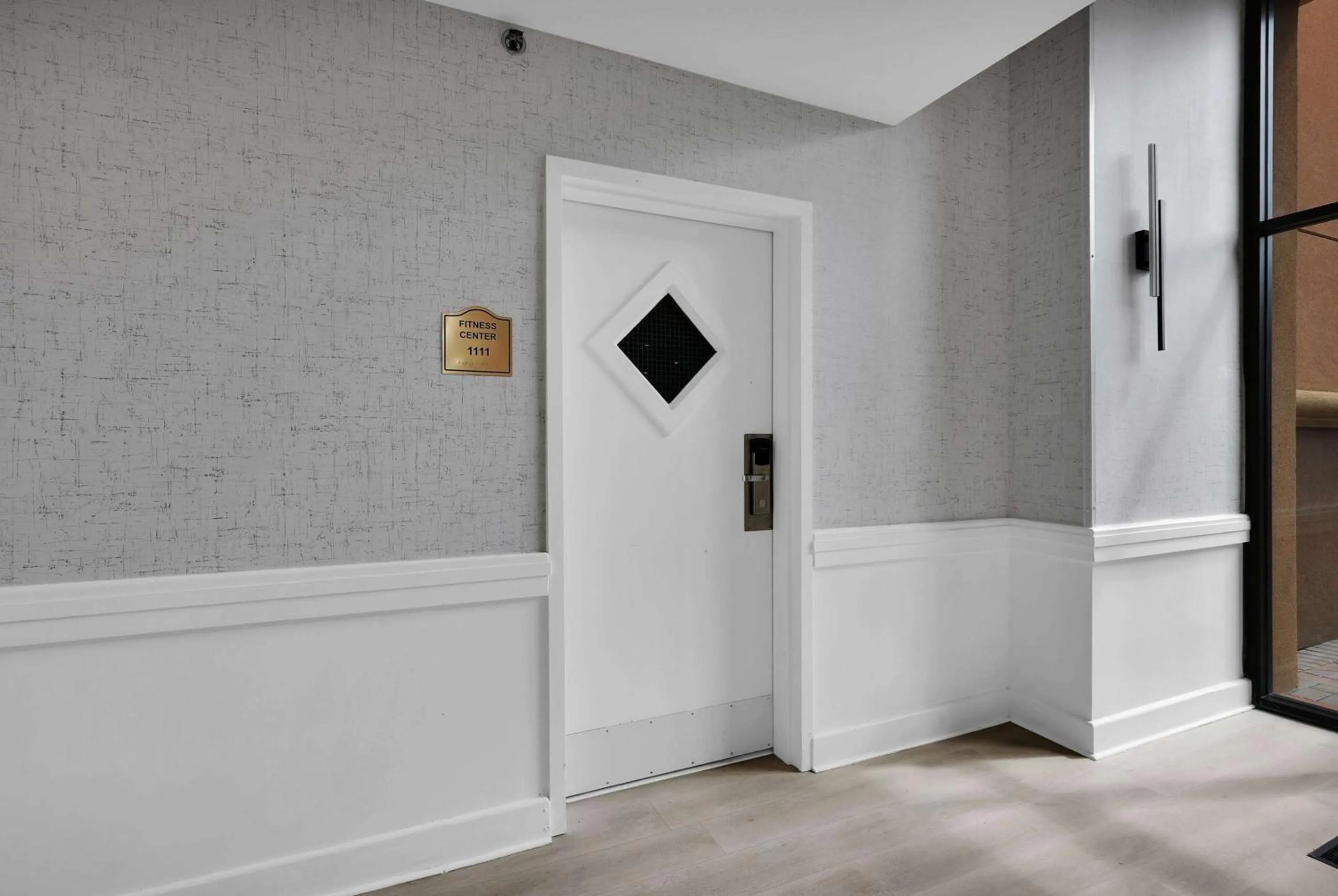 Kitchen or kitchenette in Ramada by Wyndham Jacksonville I-95 by Butler Blvd