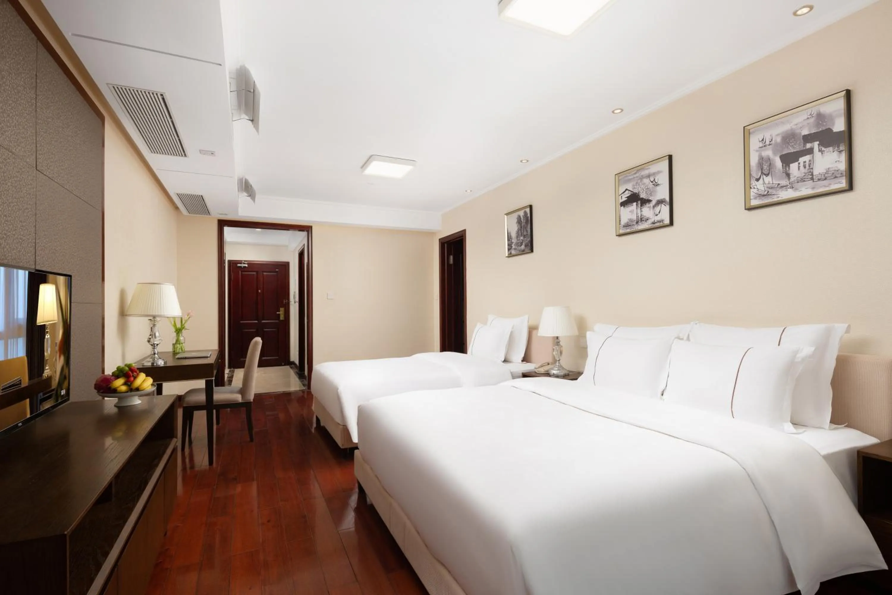 Bed in Shenzhen Bay Hisoar Hotel