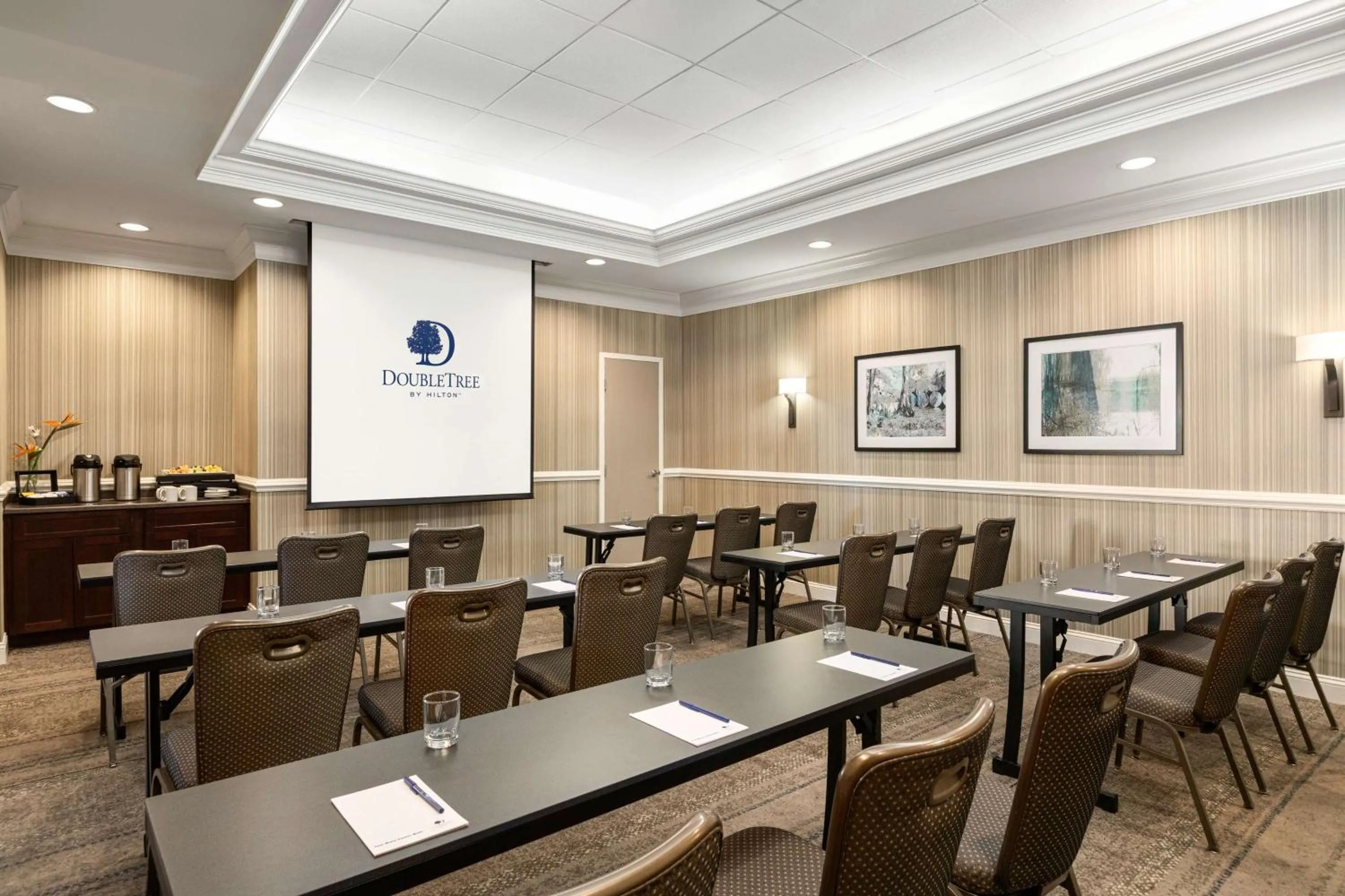 Meeting/conference room in DoubleTree by Hilton Jacksonville Riverfront, FL