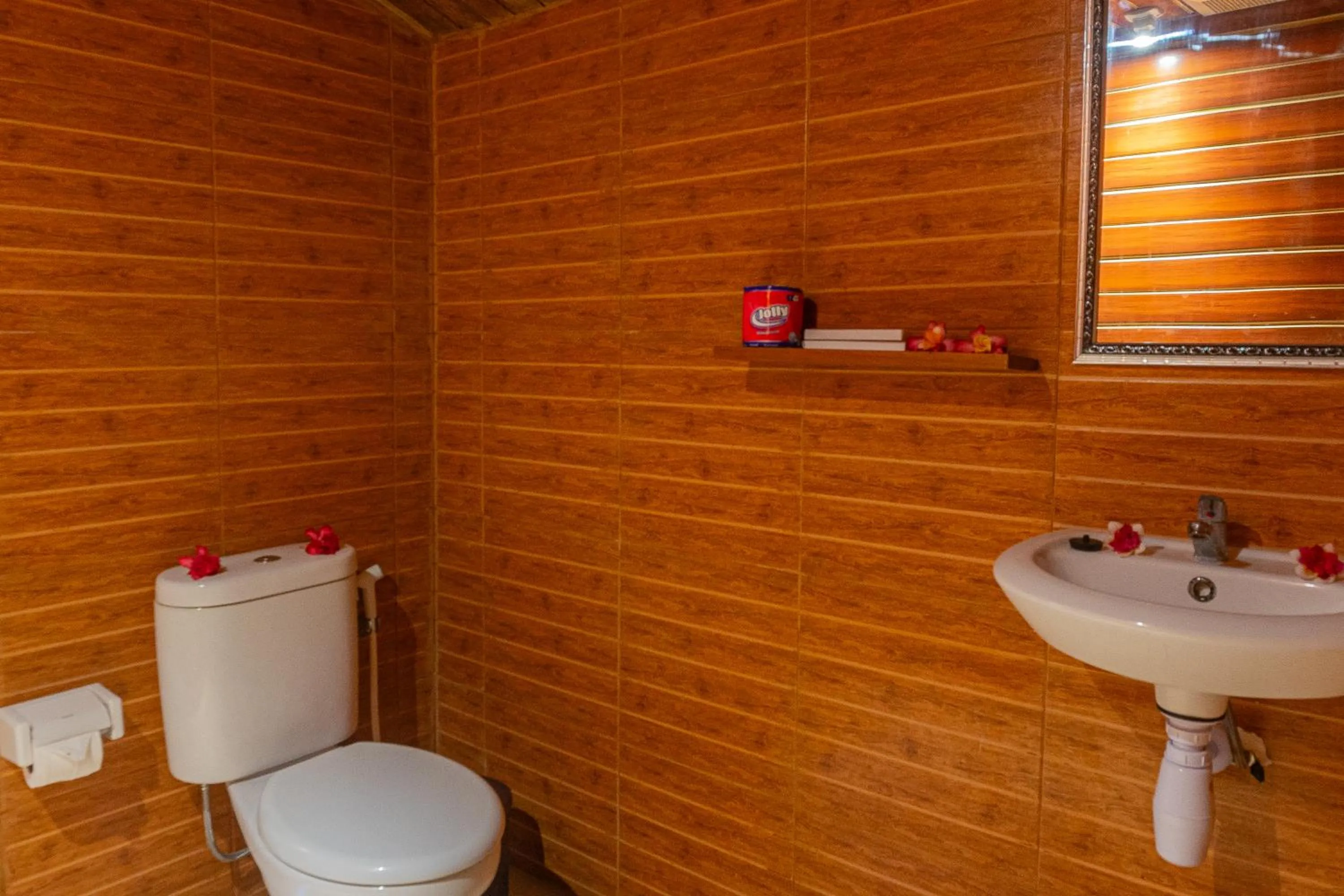 Toilet in Manta Cottages with Sea View
