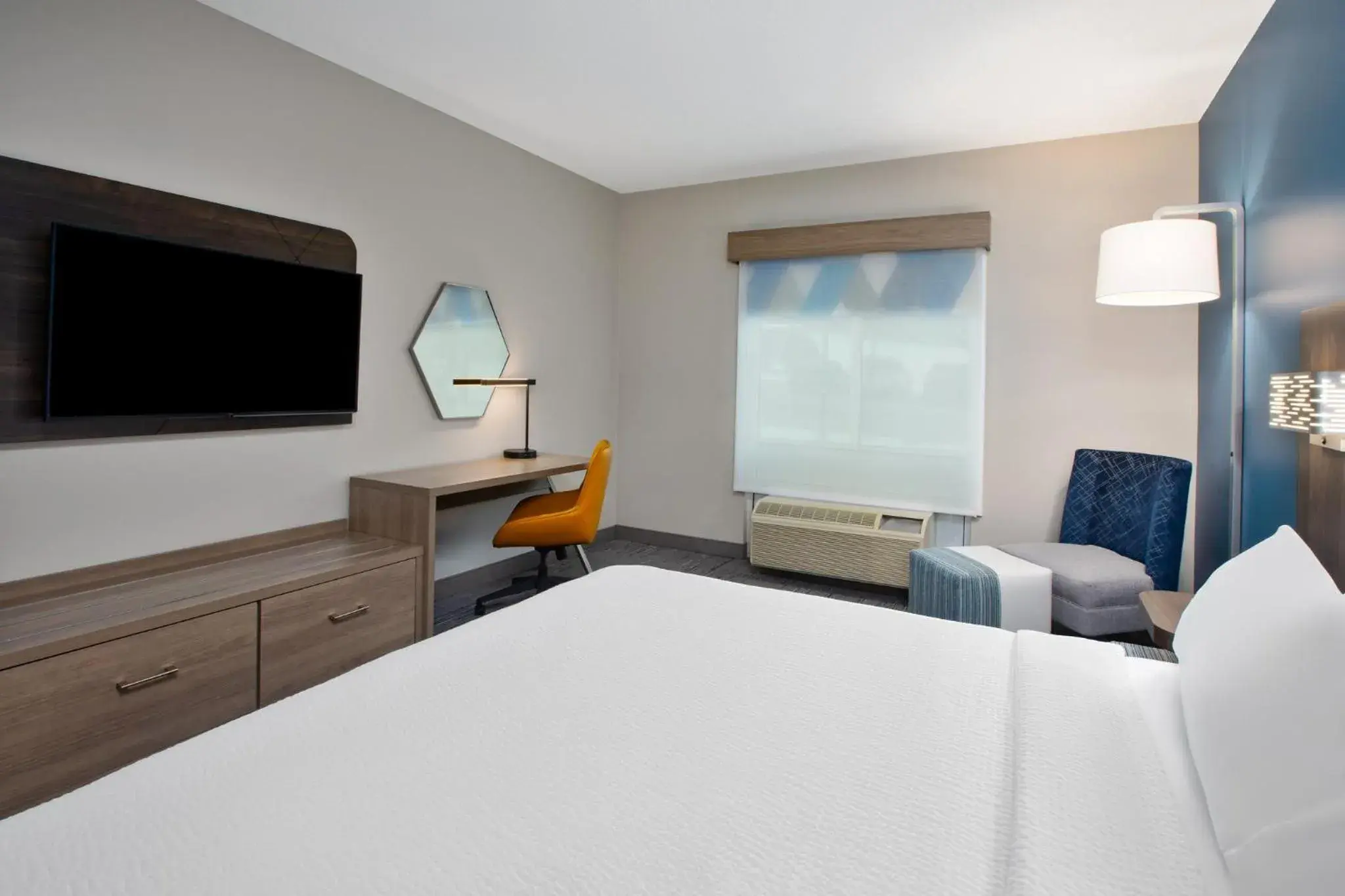 King Room with Roll-In Shower - Disability Access in Holiday Inn Express Hotel & Suites Grand Rapids-North by IHG King Room with Roll-In Shower - Disability Access in Holiday Inn Express Hotel & Suites Grand Rapids-North by IHG