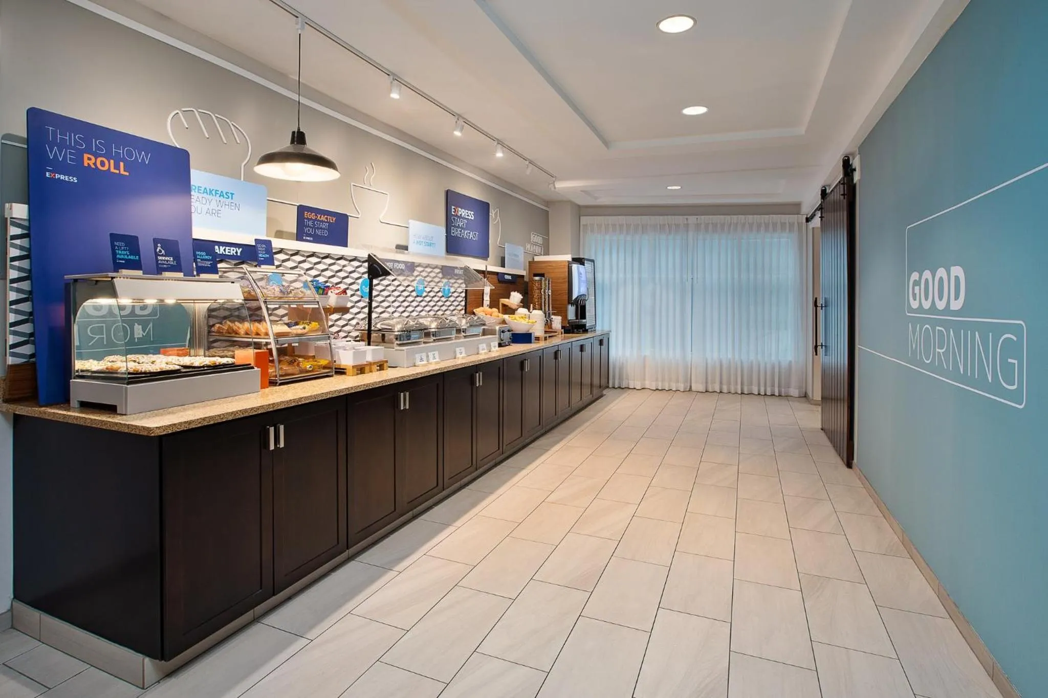 Breakfast in Holiday Inn Express Hotel & Suites Grand Rapids-North by IHG