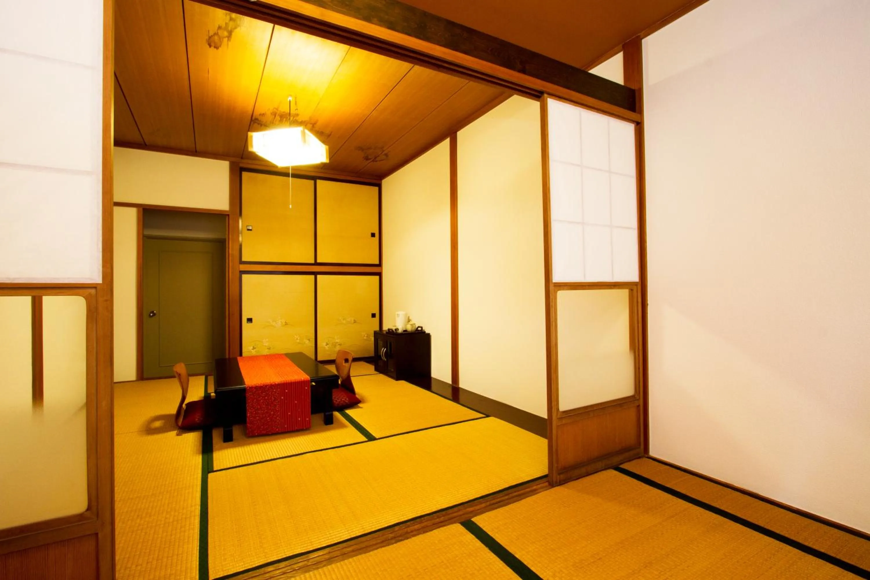 Photo of the whole room, Bed in Guesthouse Fujinokura Kawaguchiko Ekimaeten