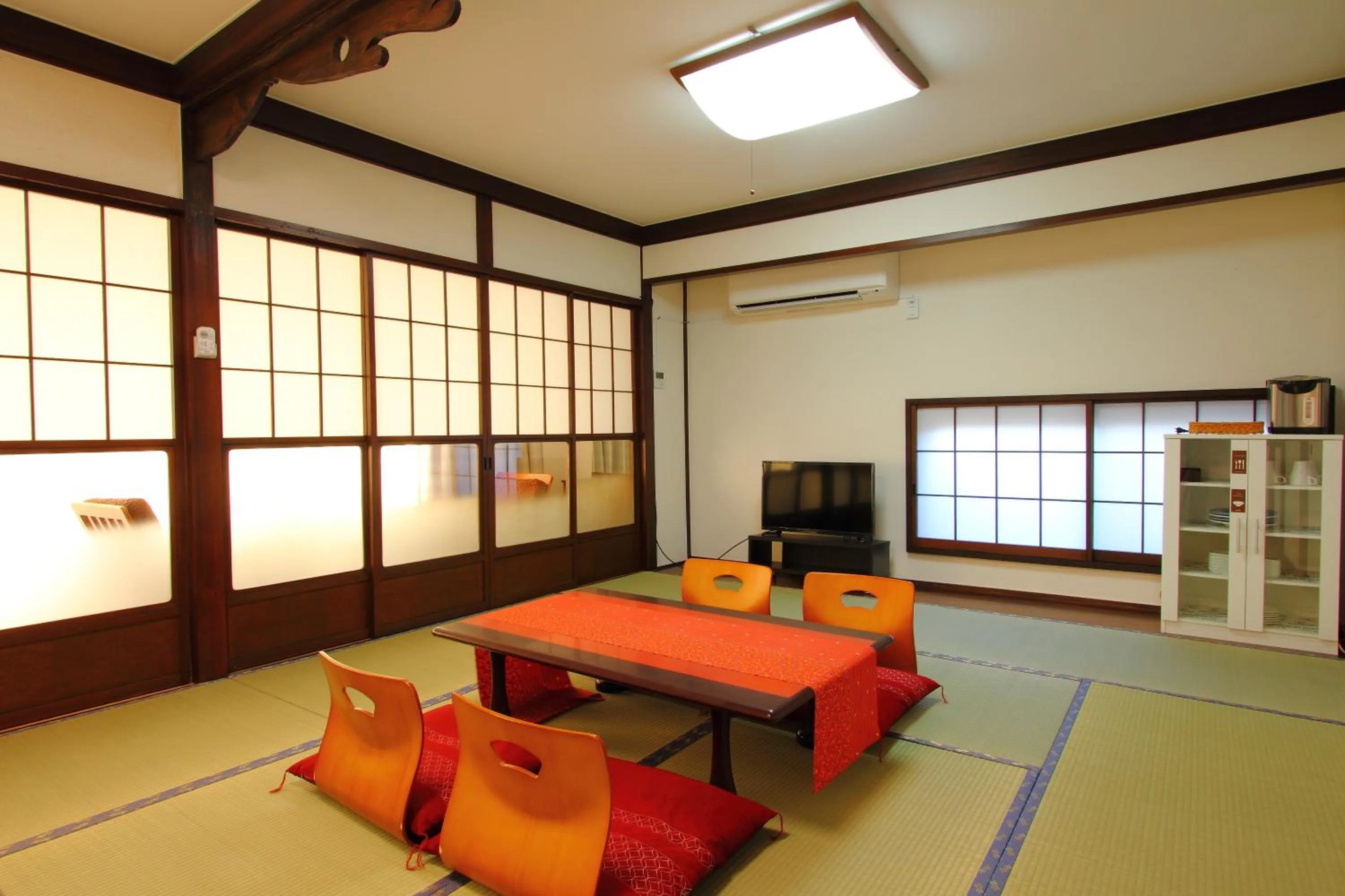 Photo of the whole room in Guesthouse Fujinokura Kawaguchiko Ekimaeten