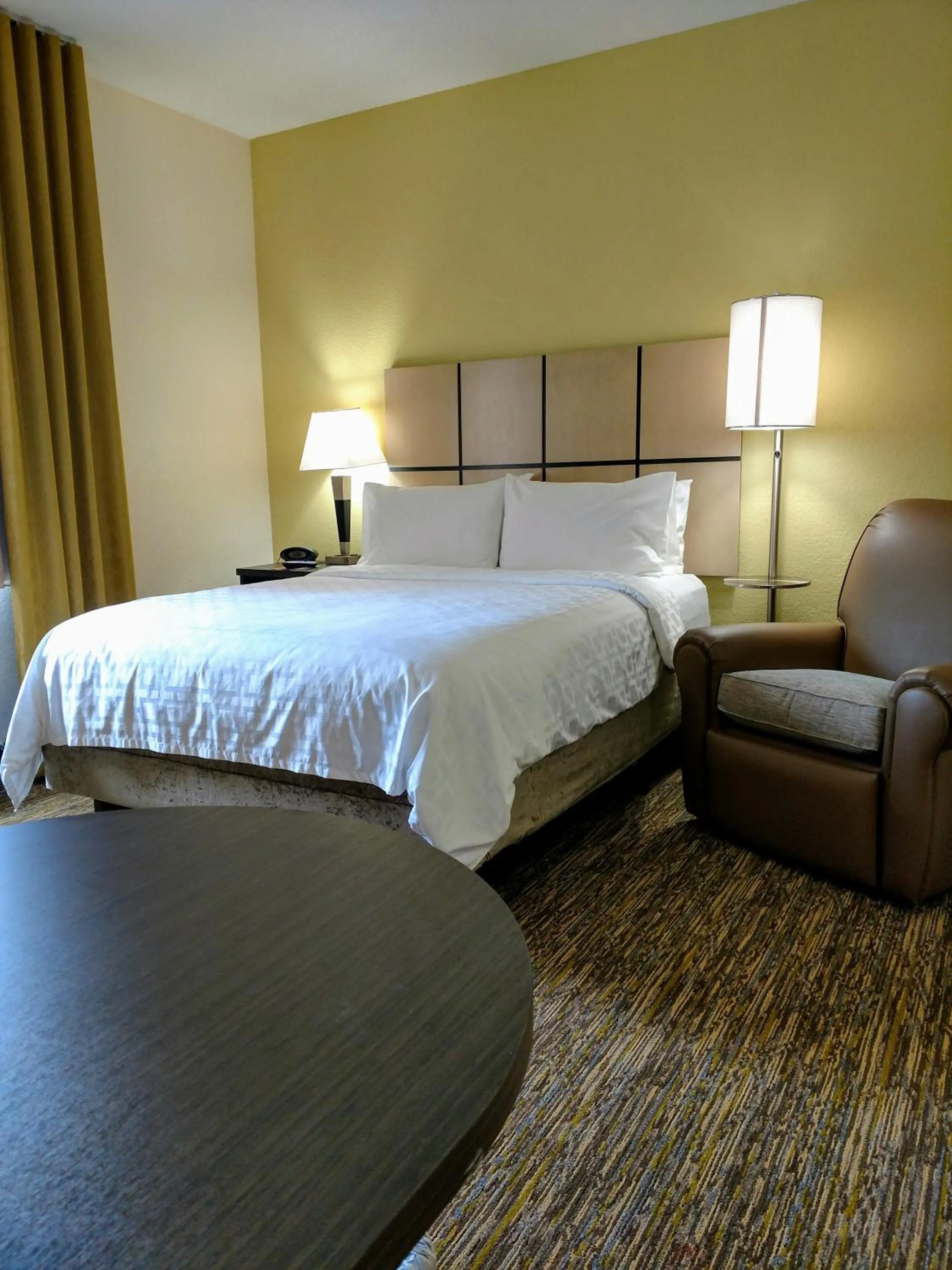 Photo of the whole room, Bed in Candlewood Suites Olive Branch by IHG