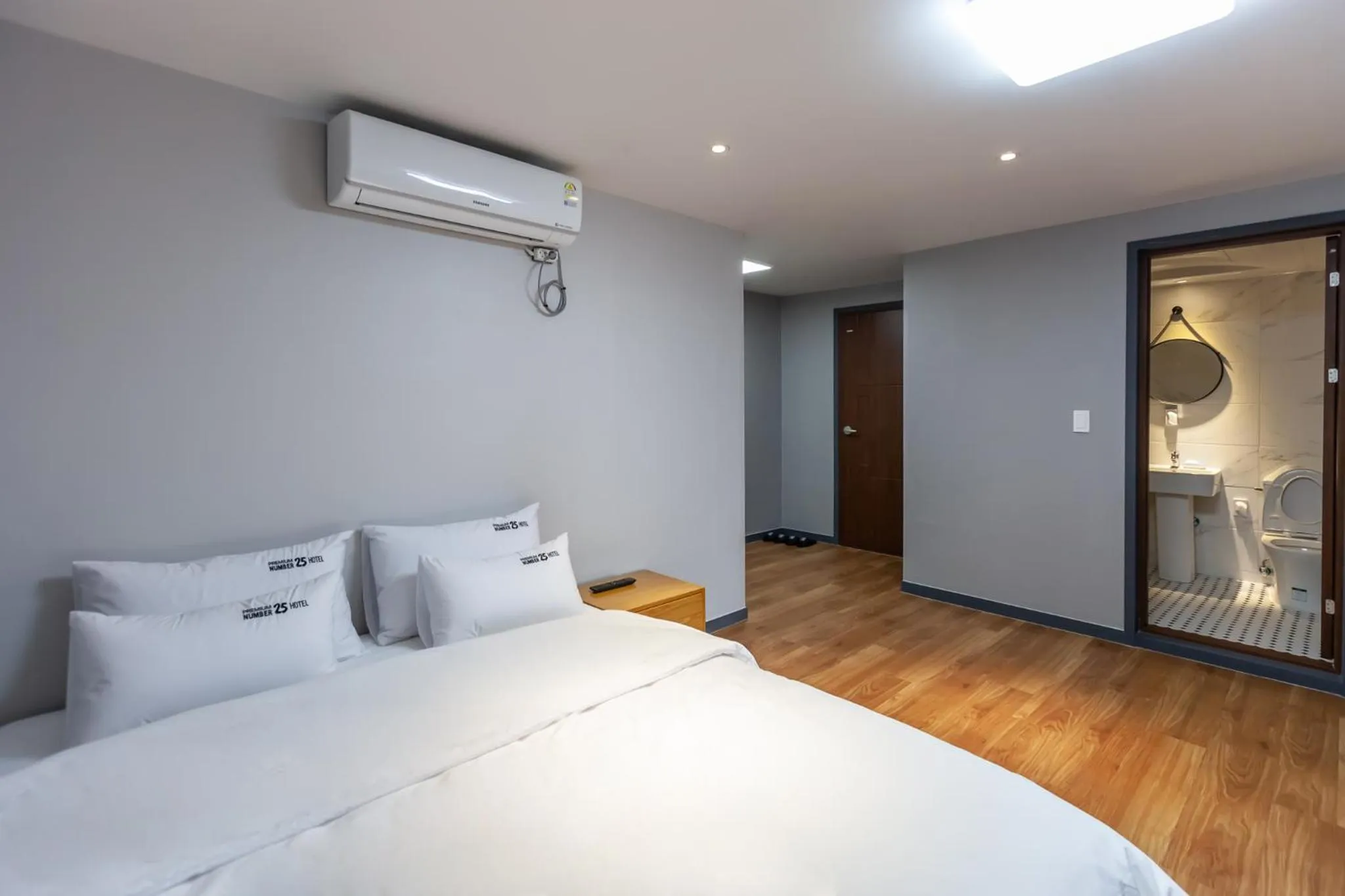 Bed in No.25 Hotel Busan Seomyeon Station