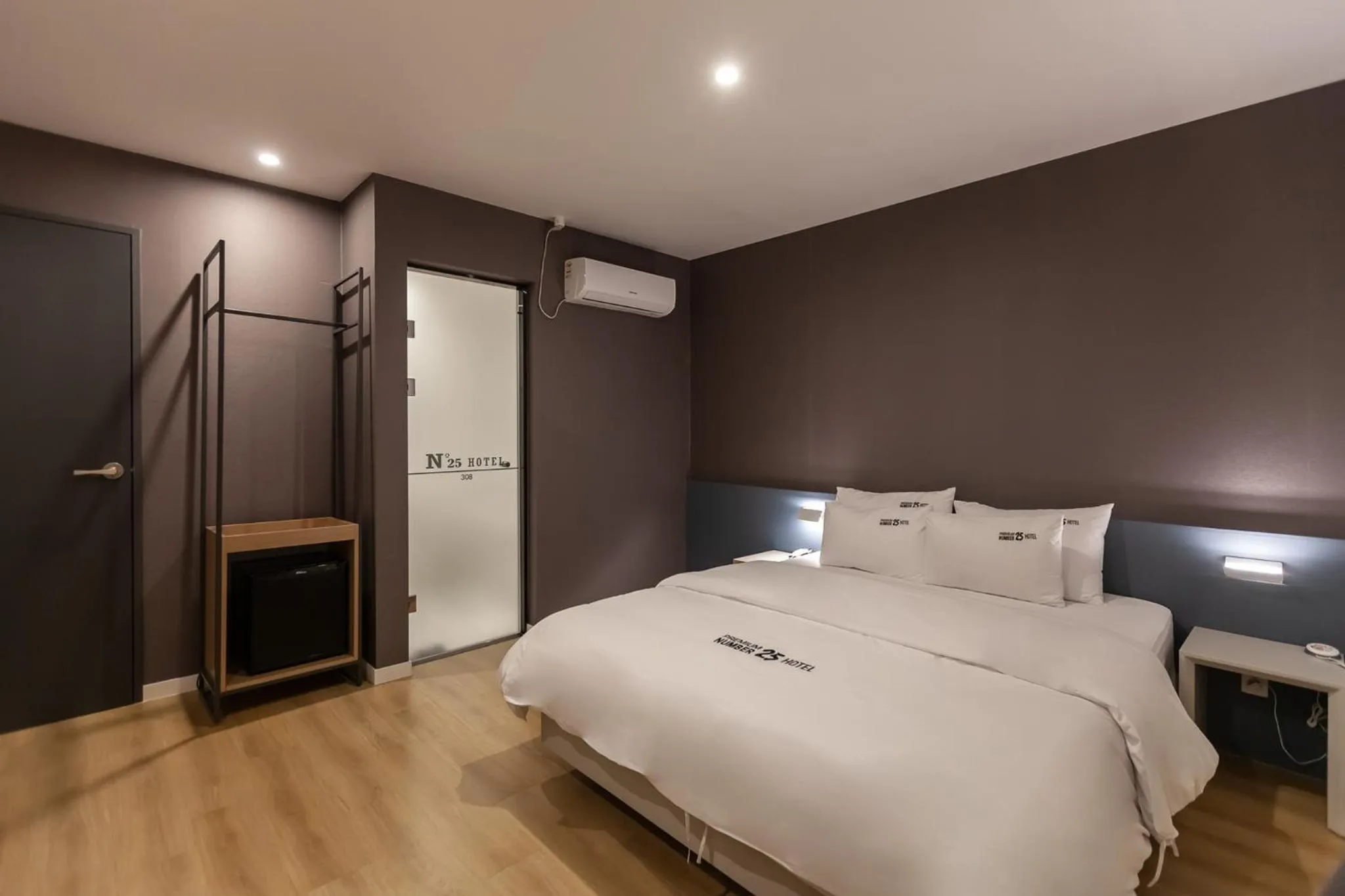 Bed in No.25 Hotel Busan Seomyeon Station