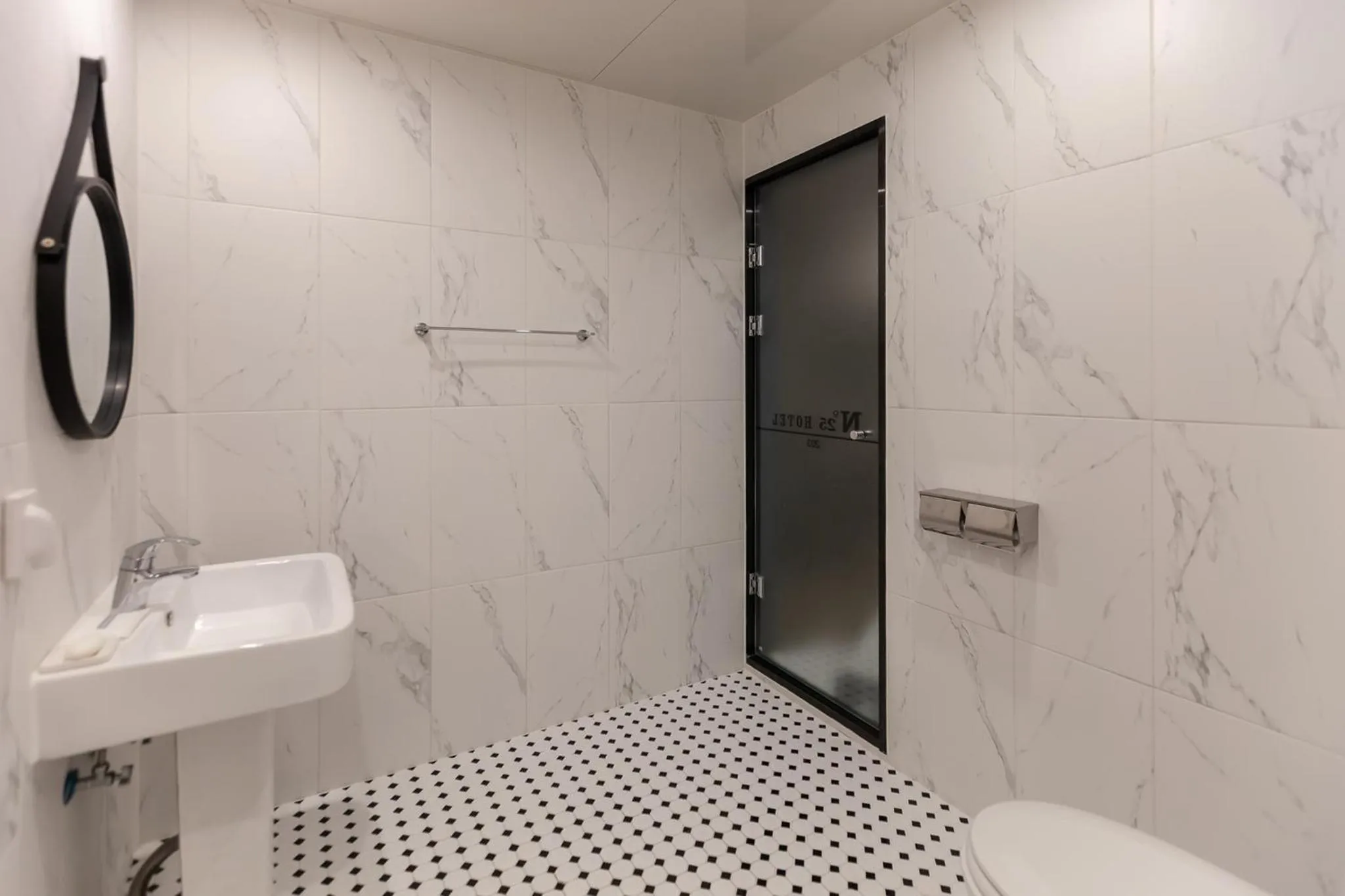 Shower in No.25 Hotel Busan Seomyeon Station