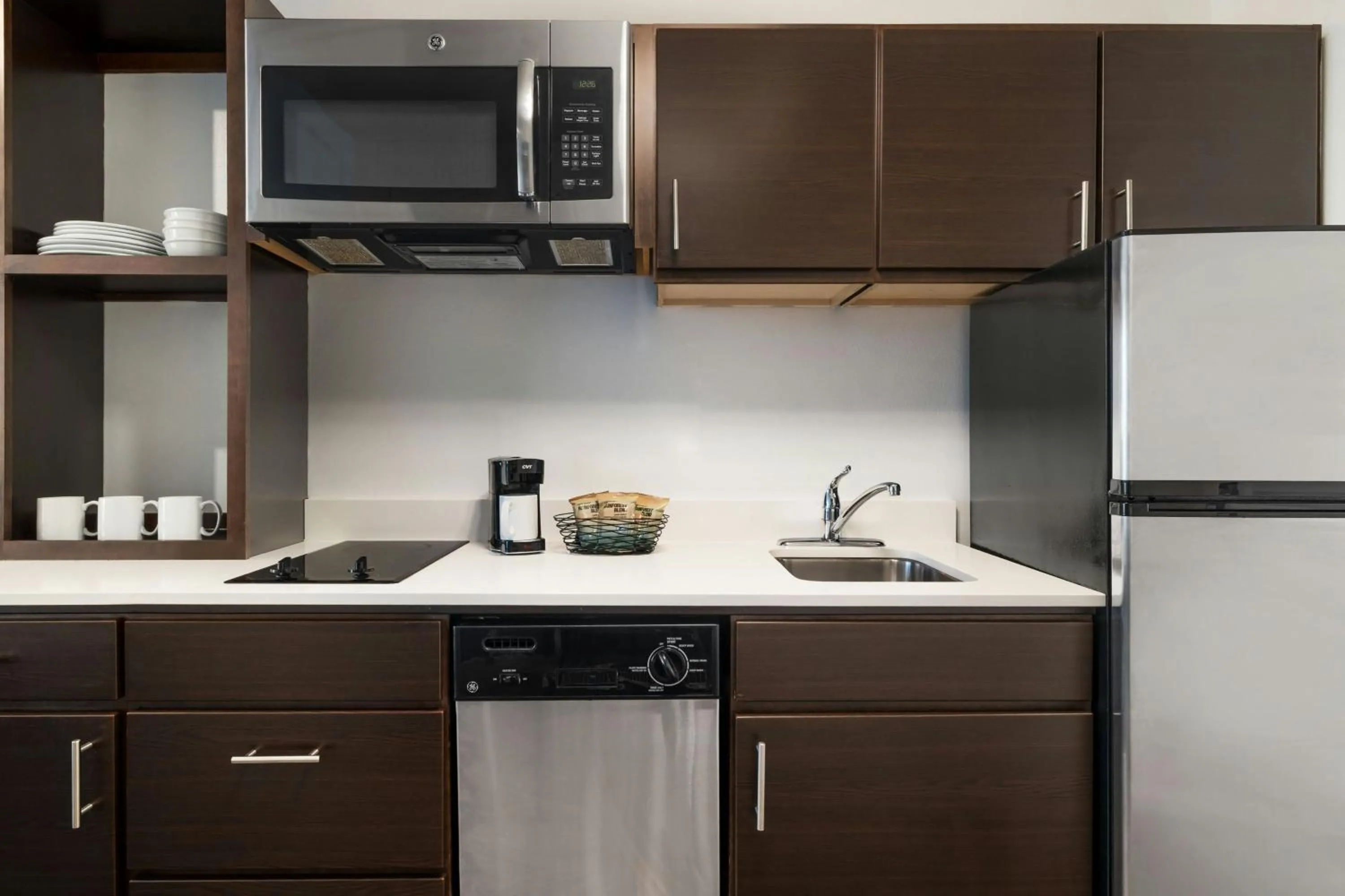 Kitchen or kitchenette in TownePlace Suites by Marriott Auburn University Area