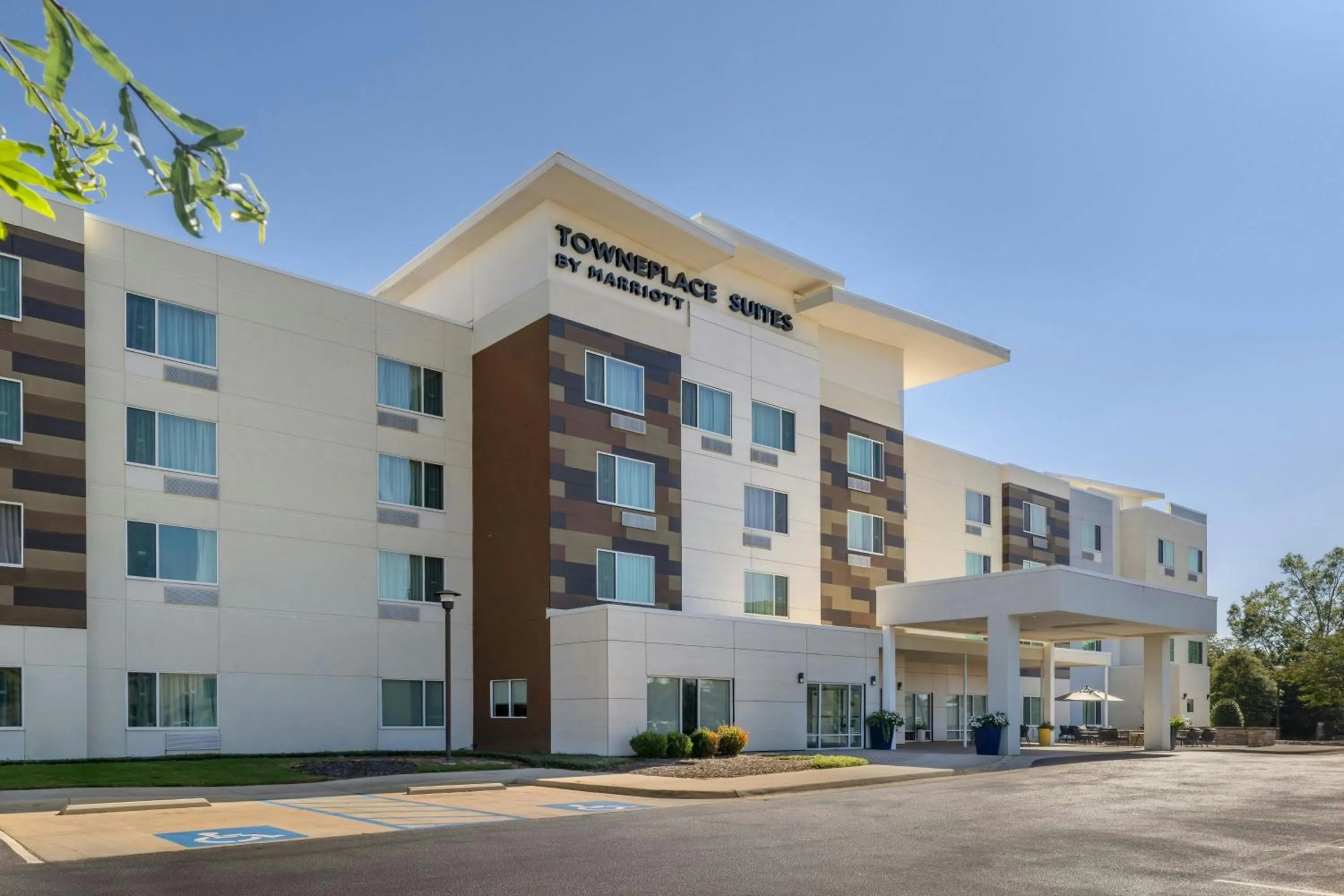Property building in TownePlace Suites by Marriott Auburn University Area