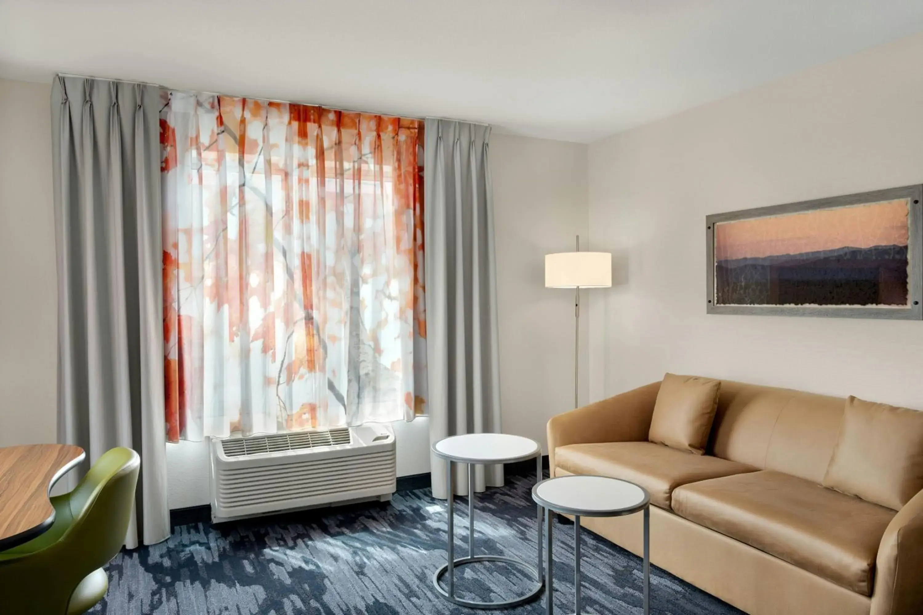 Corner King Studio Suite with Sofa Bed and Adapted Tub - Mobility Accessible in Fairfield Inn & Suites by Marriott Cincinnati Uptown/University Area Corner King Studio Suite with Sofa Bed and Adapted Tub - Mobility Accessible in Fairfield Inn & Suites by Marriott Cincinnati Uptown/University Area