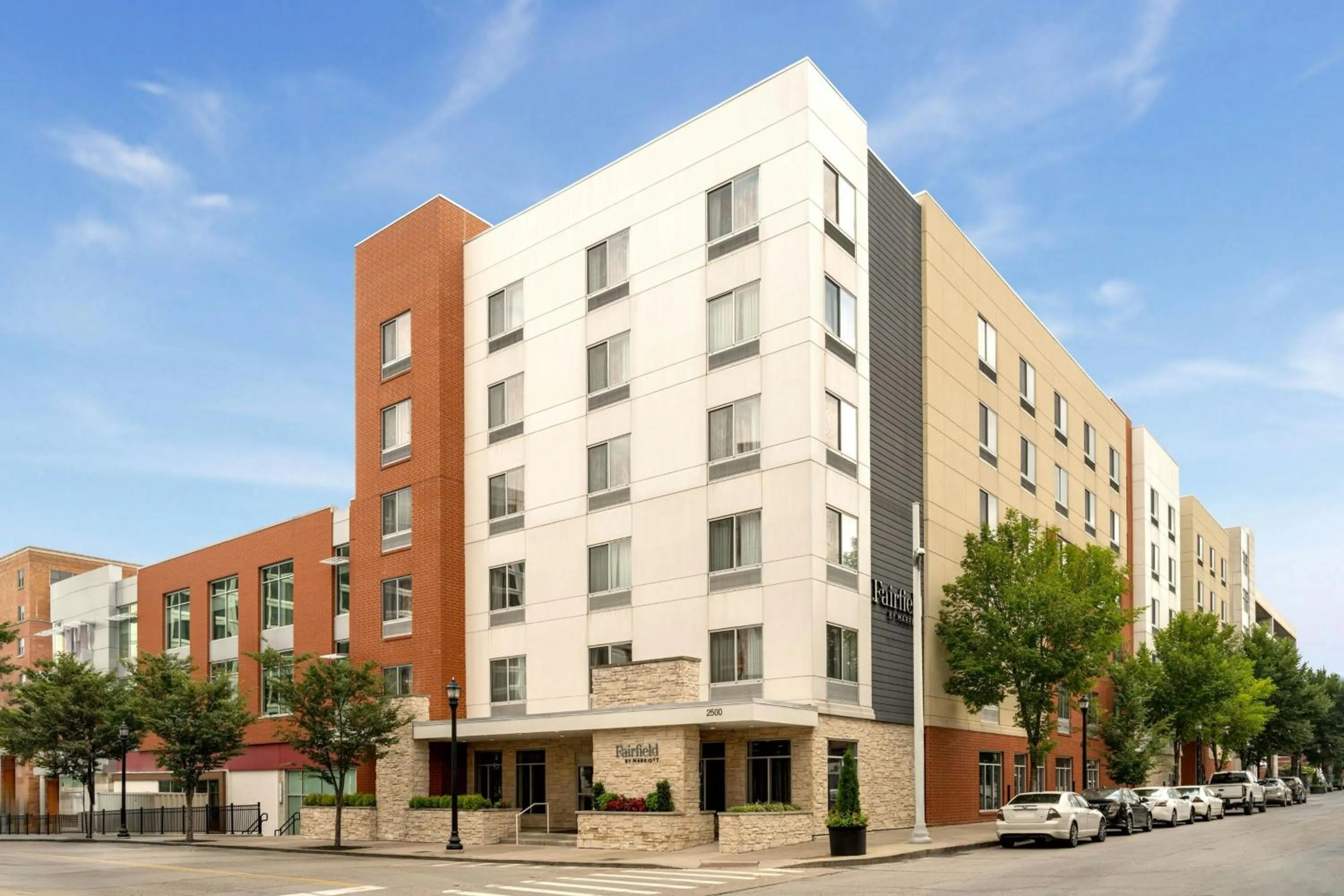 Property building in Fairfield Inn & Suites by Marriott Cincinnati Uptown/University Area