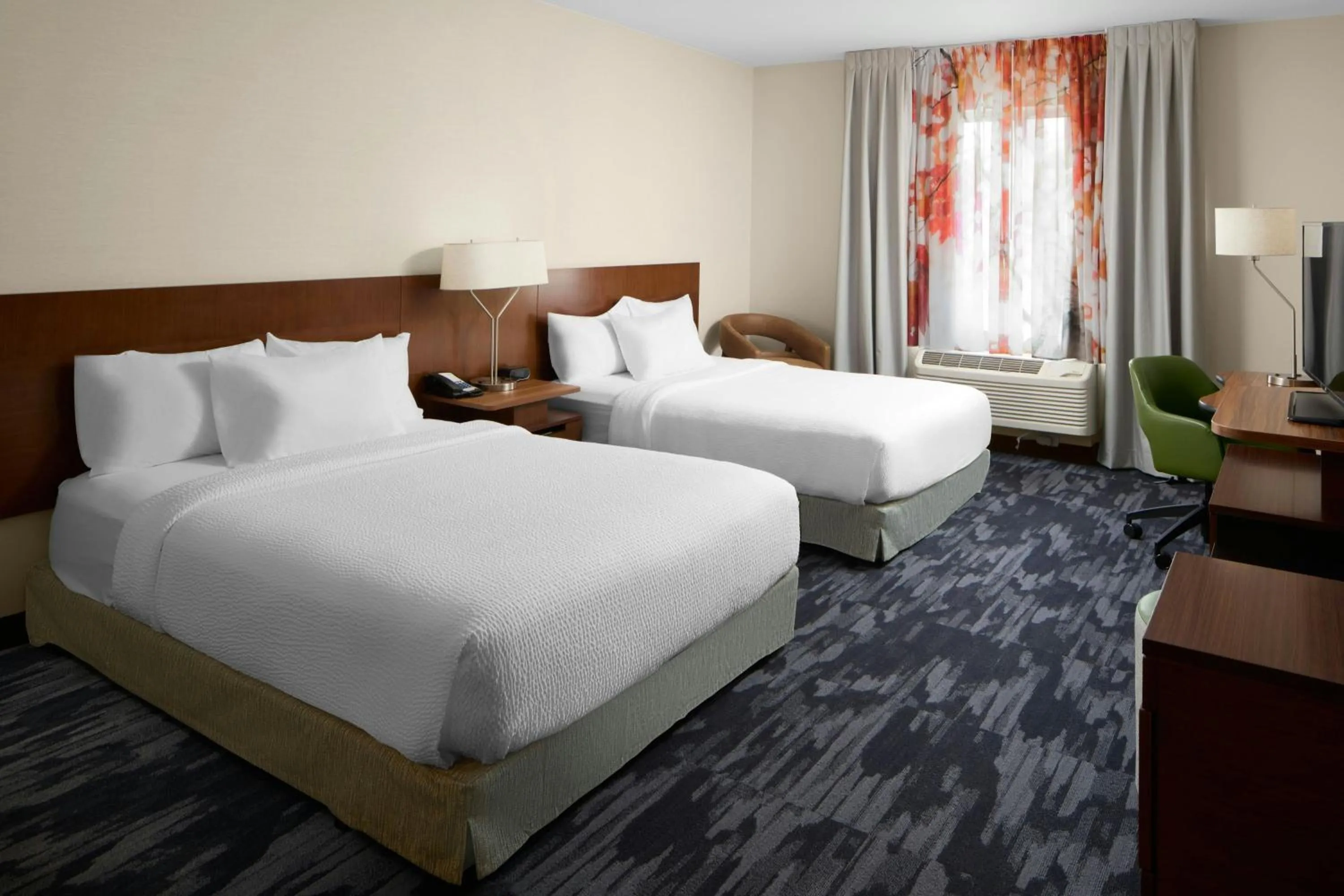 Photo of the whole room, Bed in Fairfield Inn & Suites by Marriott Geneva Finger Lakes