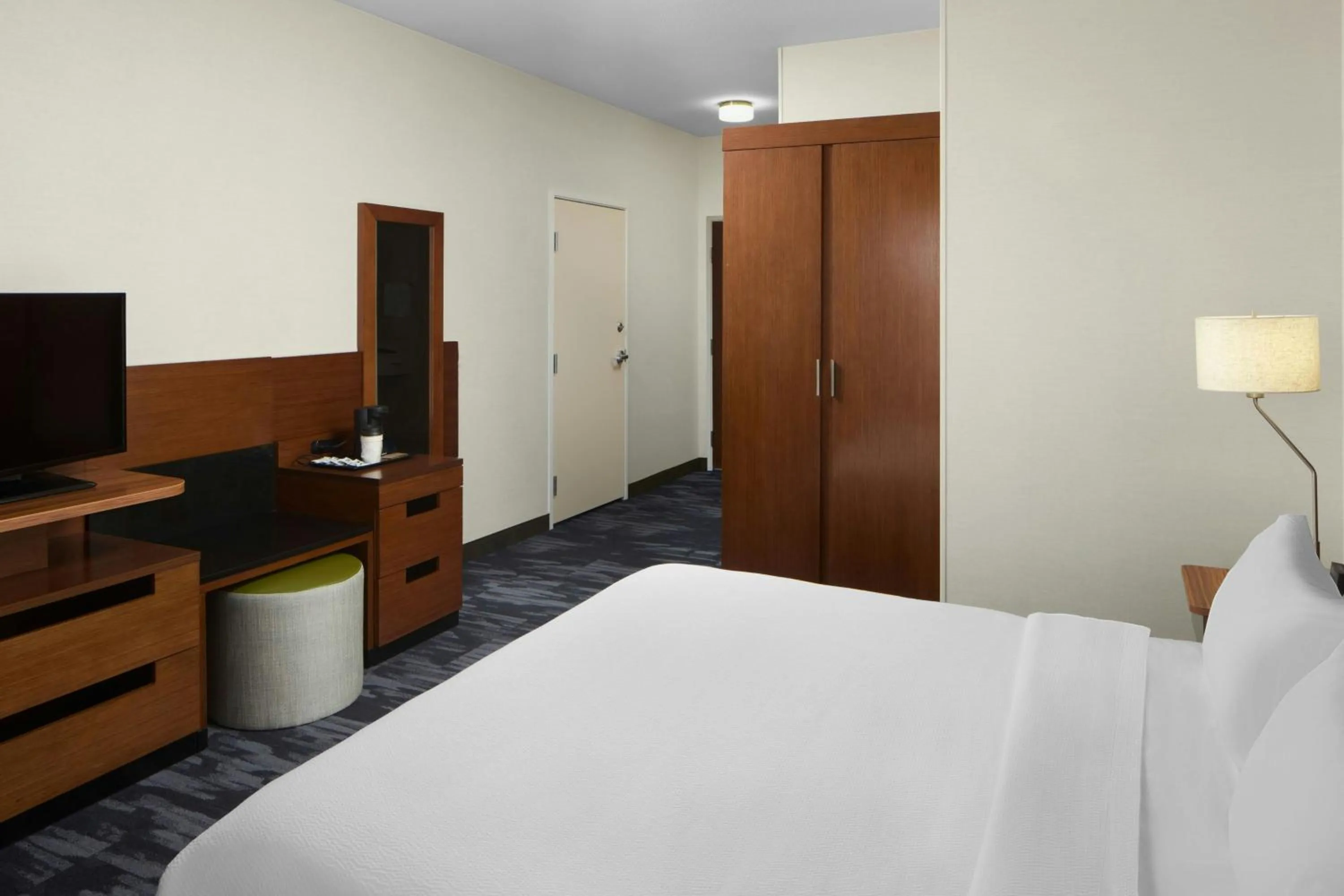 Photo of the whole room, Bed in Fairfield Inn & Suites by Marriott Geneva Finger Lakes