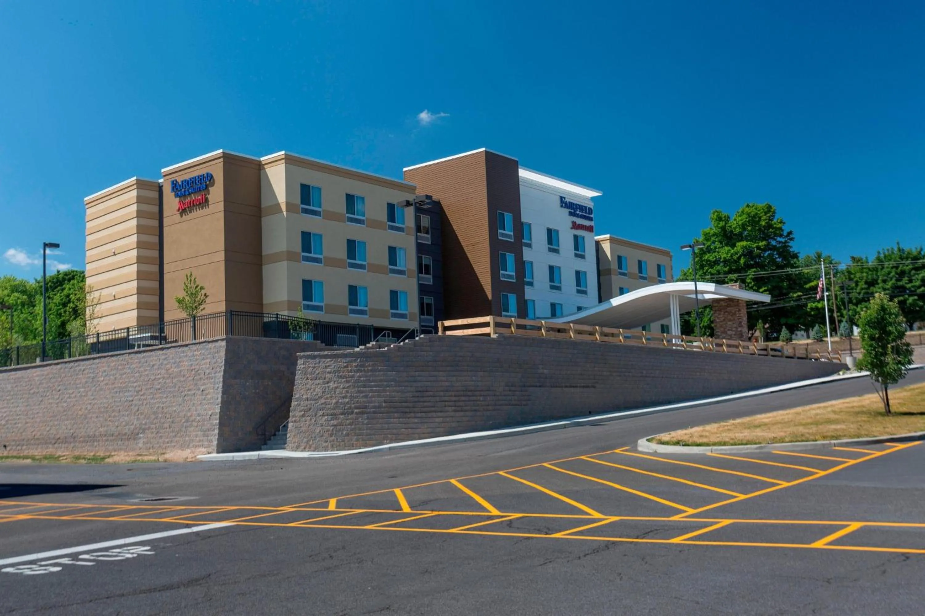 Property building in Fairfield Inn & Suites by Marriott Geneva Finger Lakes