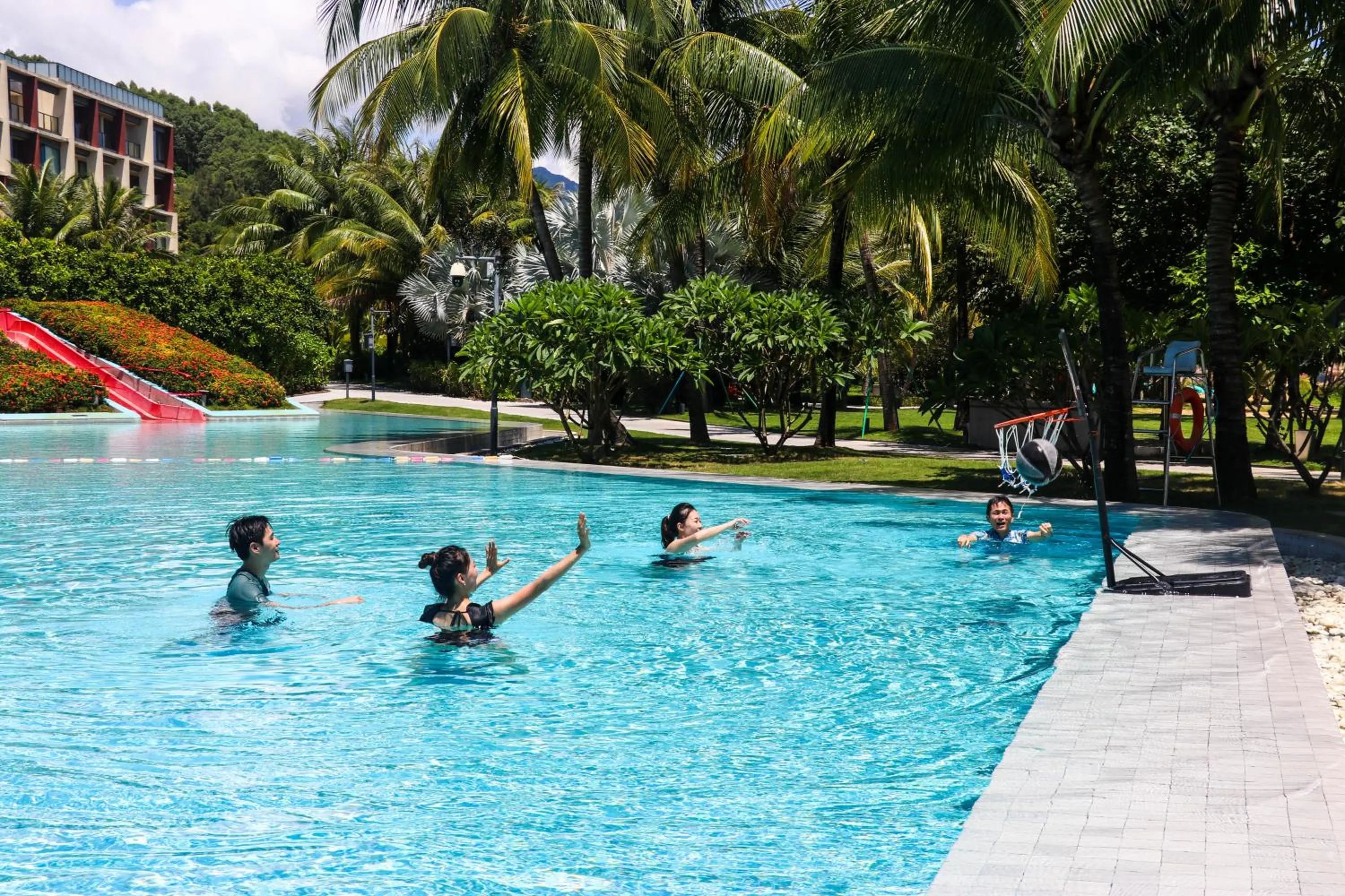 Swimming pool in Marriott Resort Xiangshui Bay