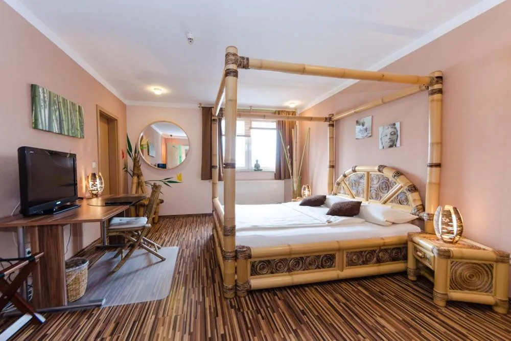 Bed in Hotel Rosenhof