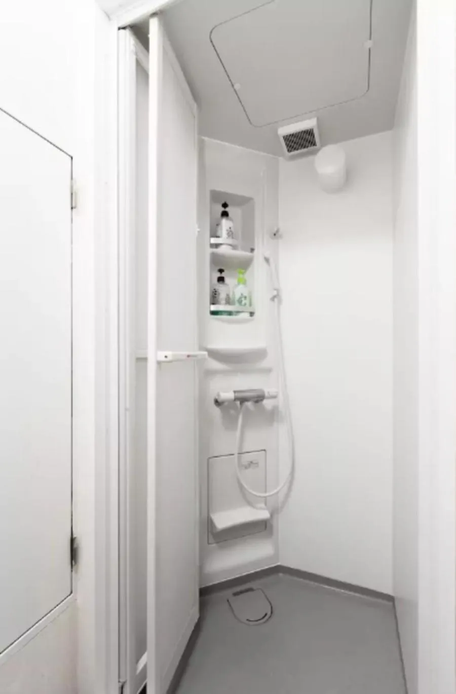 Shower in GUEST HOUSE B's FiveⅡ