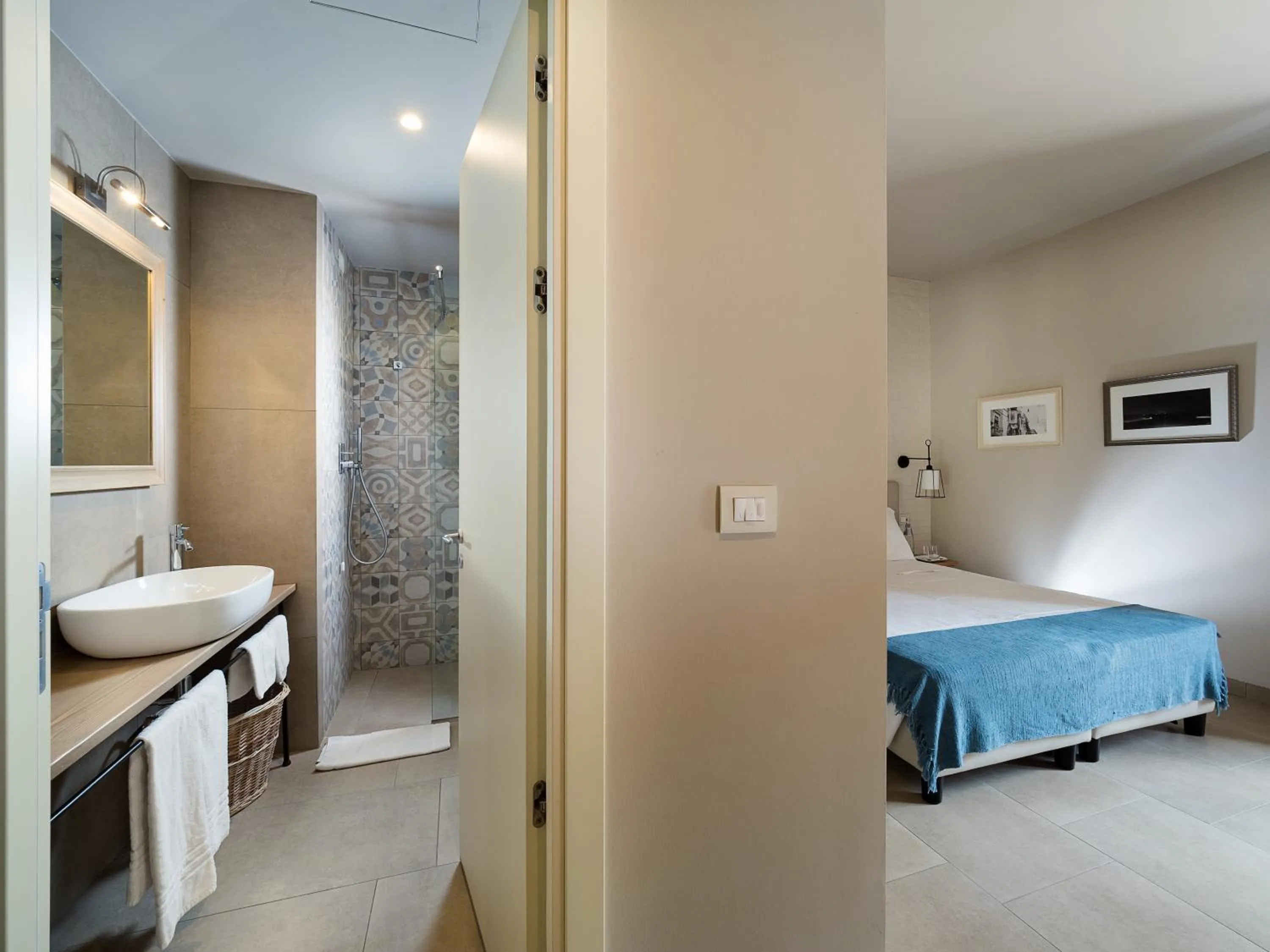 Photo of the whole room, Bed in Rocca dei Saraceni