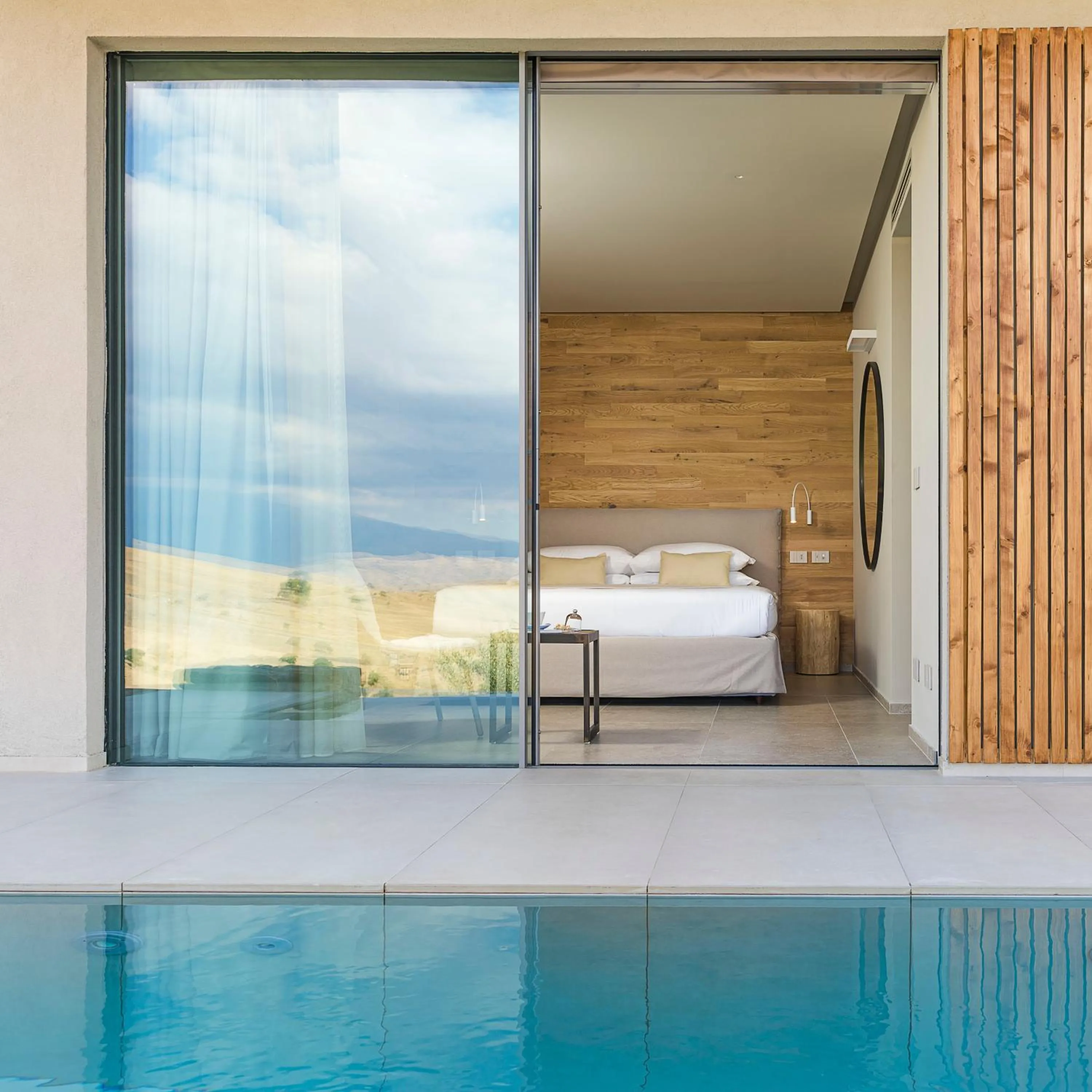 Swimming pool, Bed in Rocca dei Saraceni