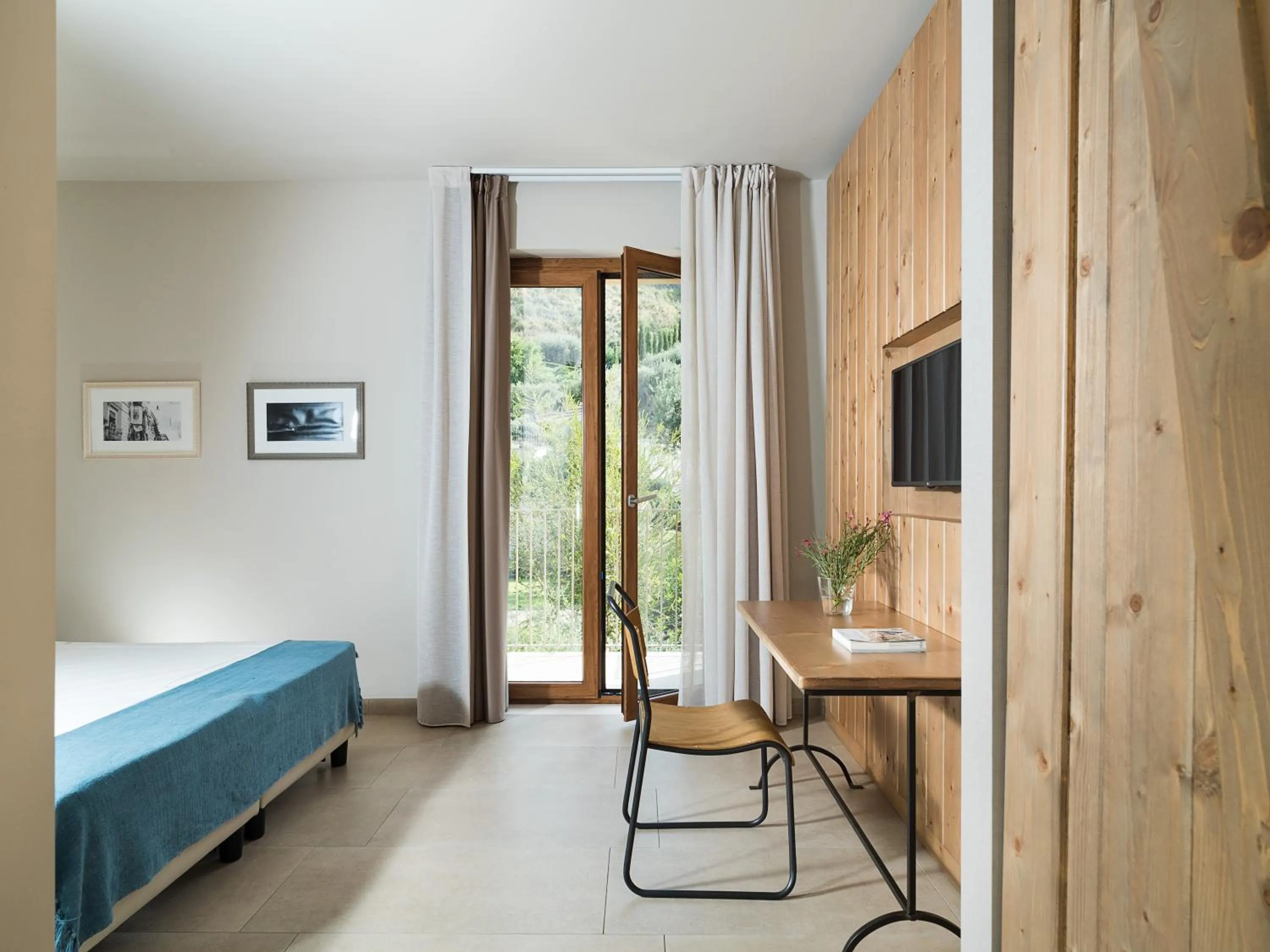 Photo of the whole room, Bed in Rocca dei Saraceni