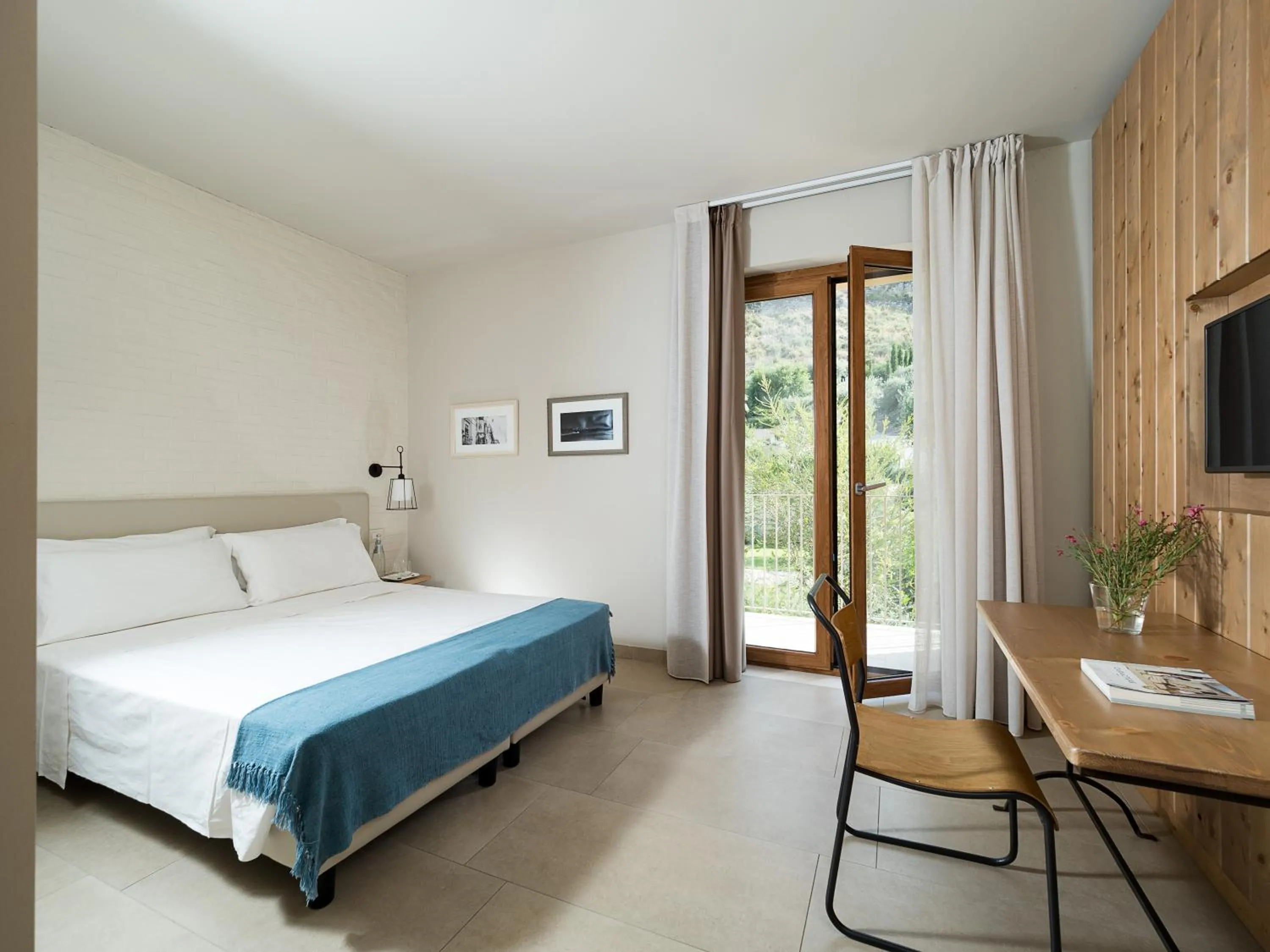 Photo of the whole room, Bed in Rocca dei Saraceni