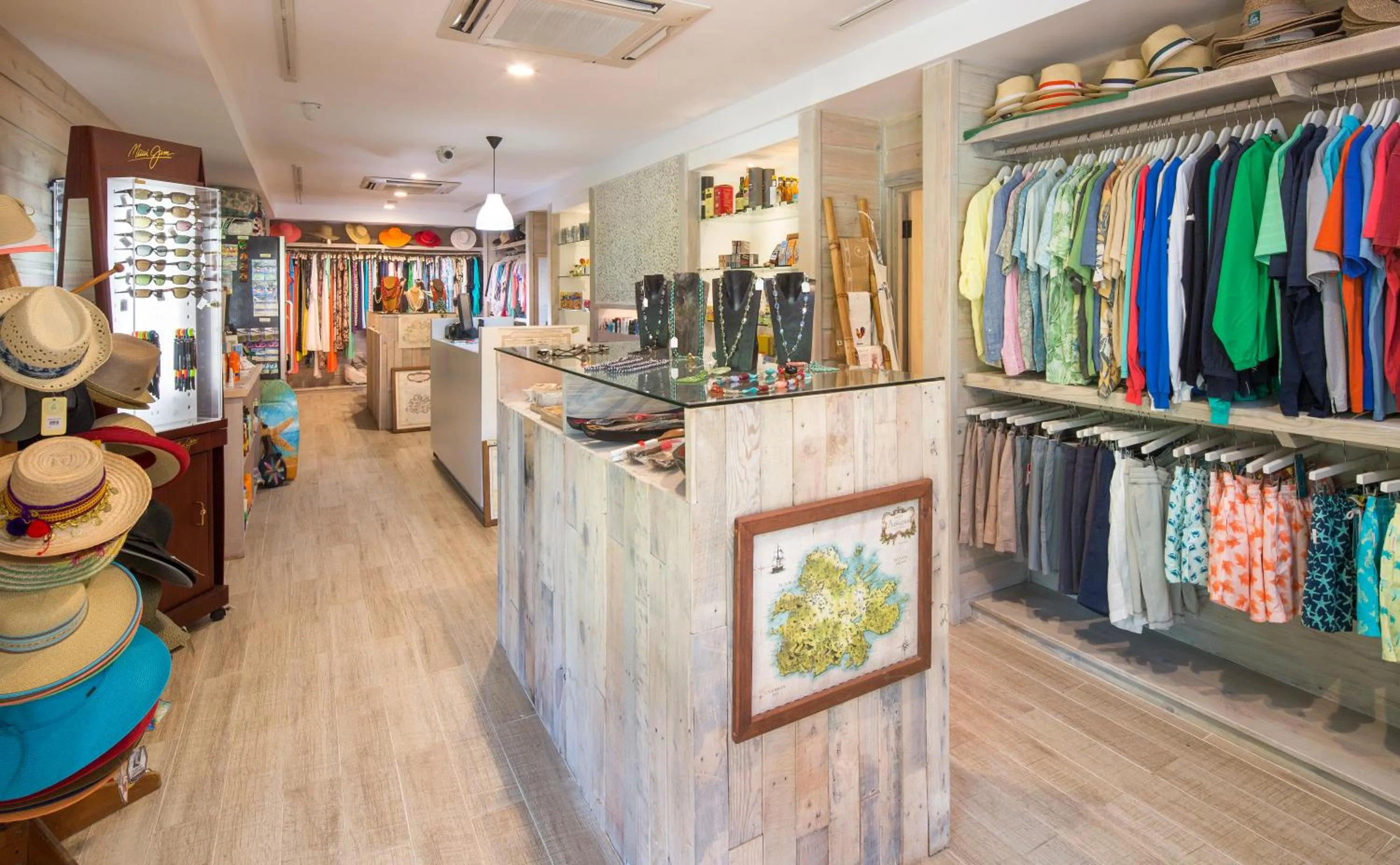 On-site shops in Galley Bay Resort & Spa