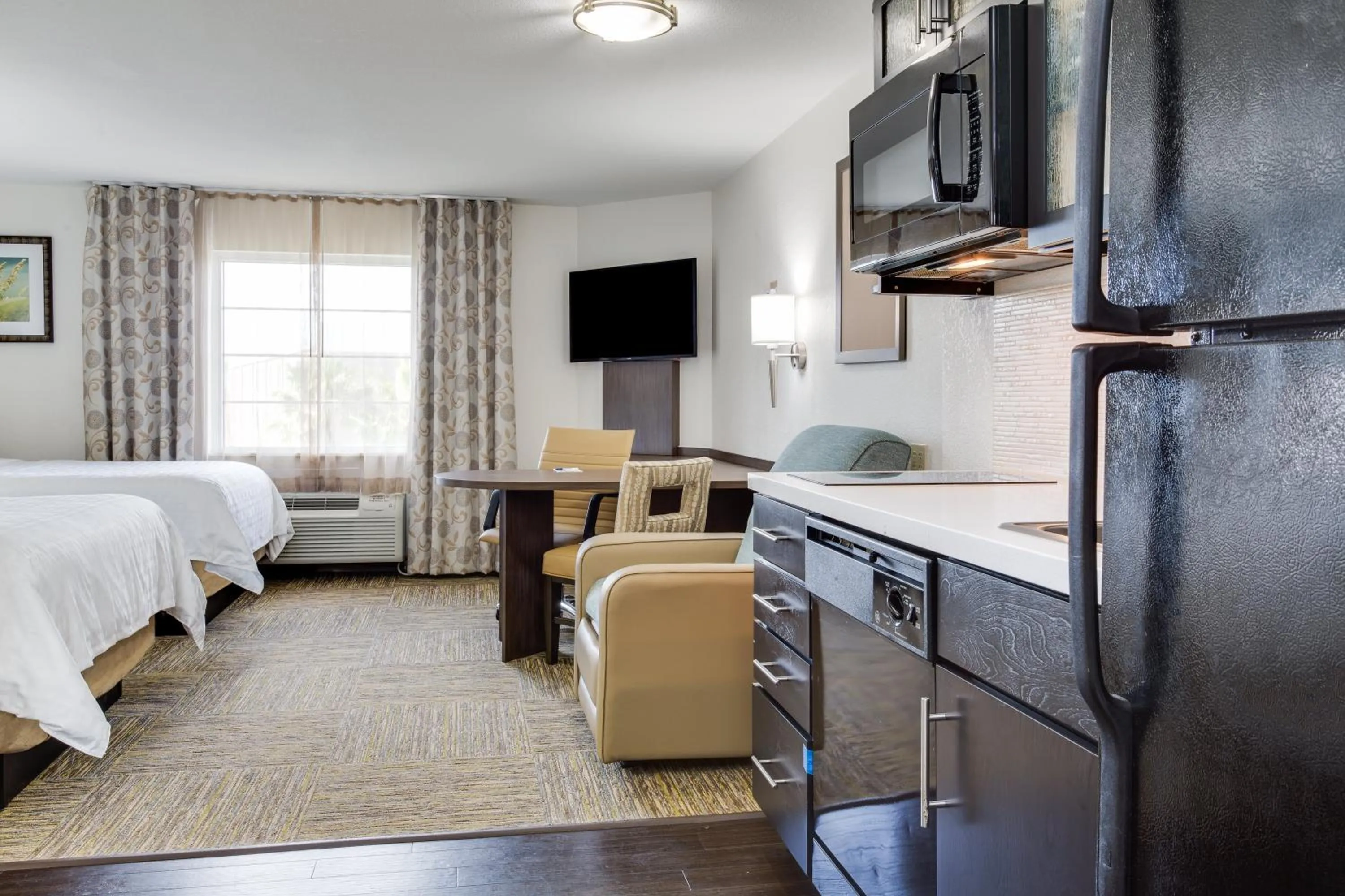 Bedroom, Bed in Candlewood Suites Fort Lauderdale Airport-Cruise by IHG