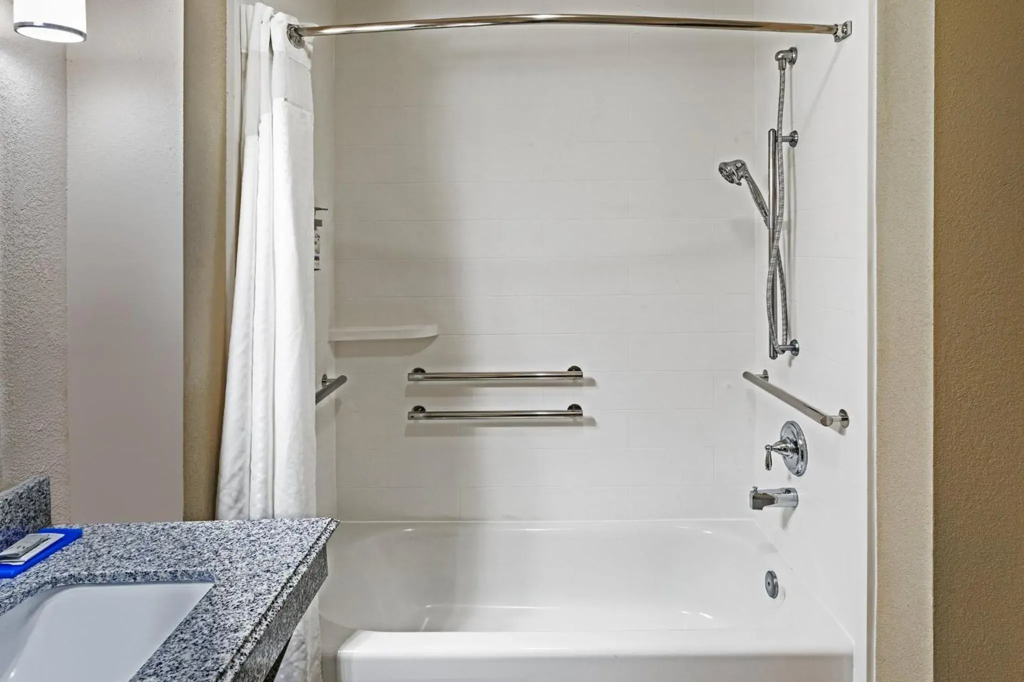 Queen Room with Two Queen Beds - Hearing Accessible in Holiday Inn Express Houston Space Center-Clear Lake by IHG Queen Room with Two Queen Beds - Hearing Accessible in Holiday Inn Express Houston Space Center-Clear Lake by IHG