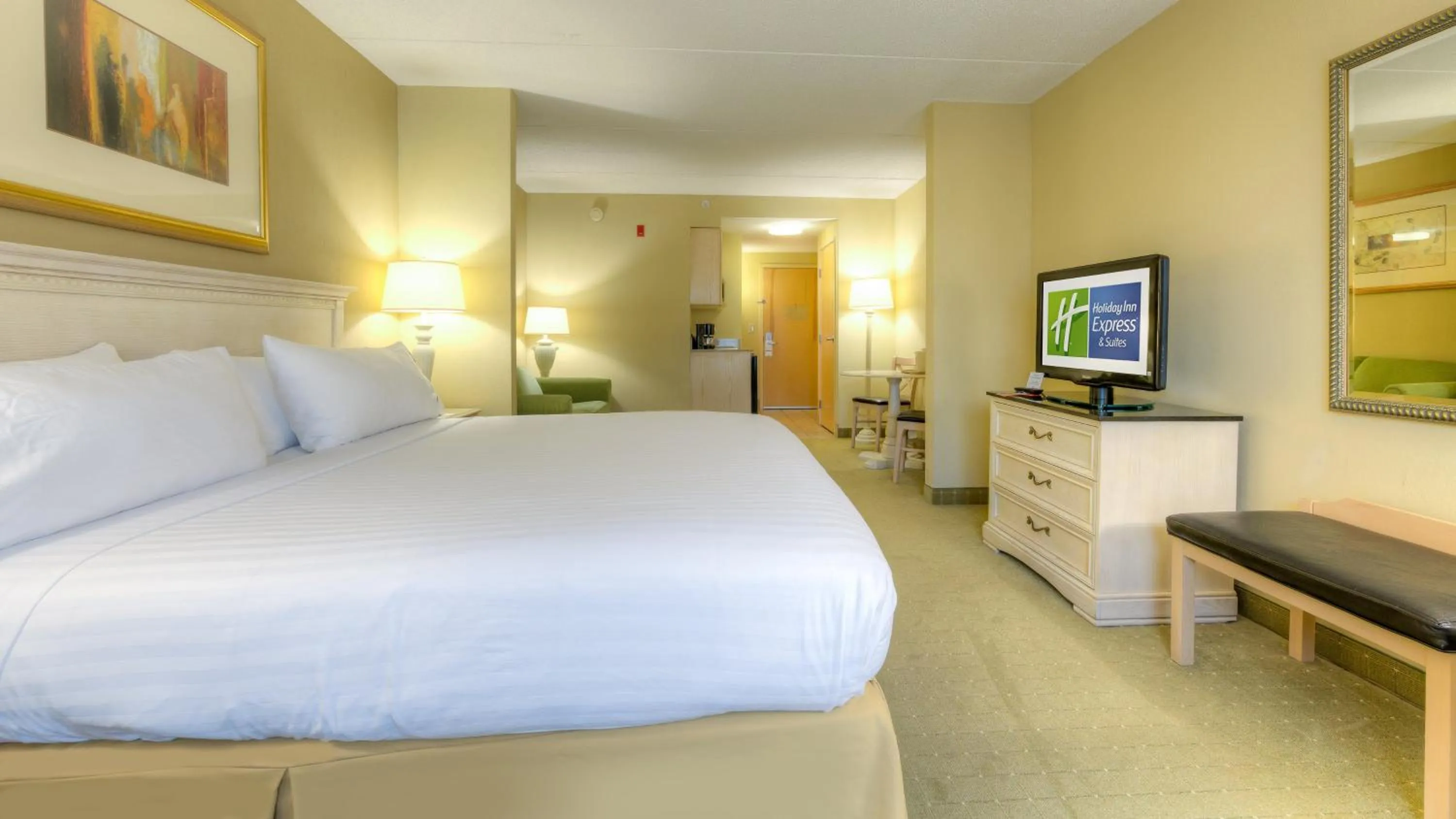 Photo of the whole room, Bed in Holiday Inn Express Hotel & Suites Memphis Southwind by IHG