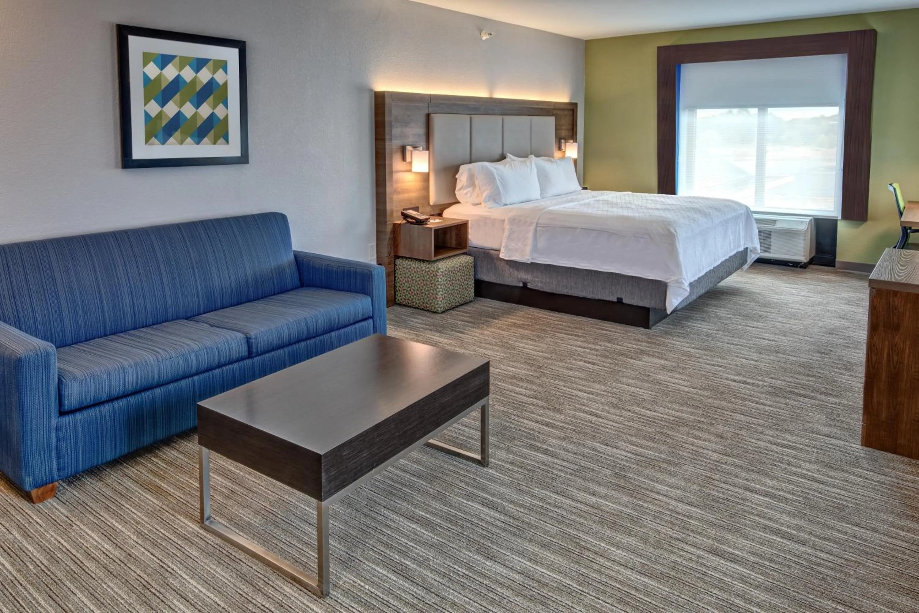 Photo of the whole room, Bed in Holiday Inn Express Hotel & Suites Memphis Southwind by IHG
