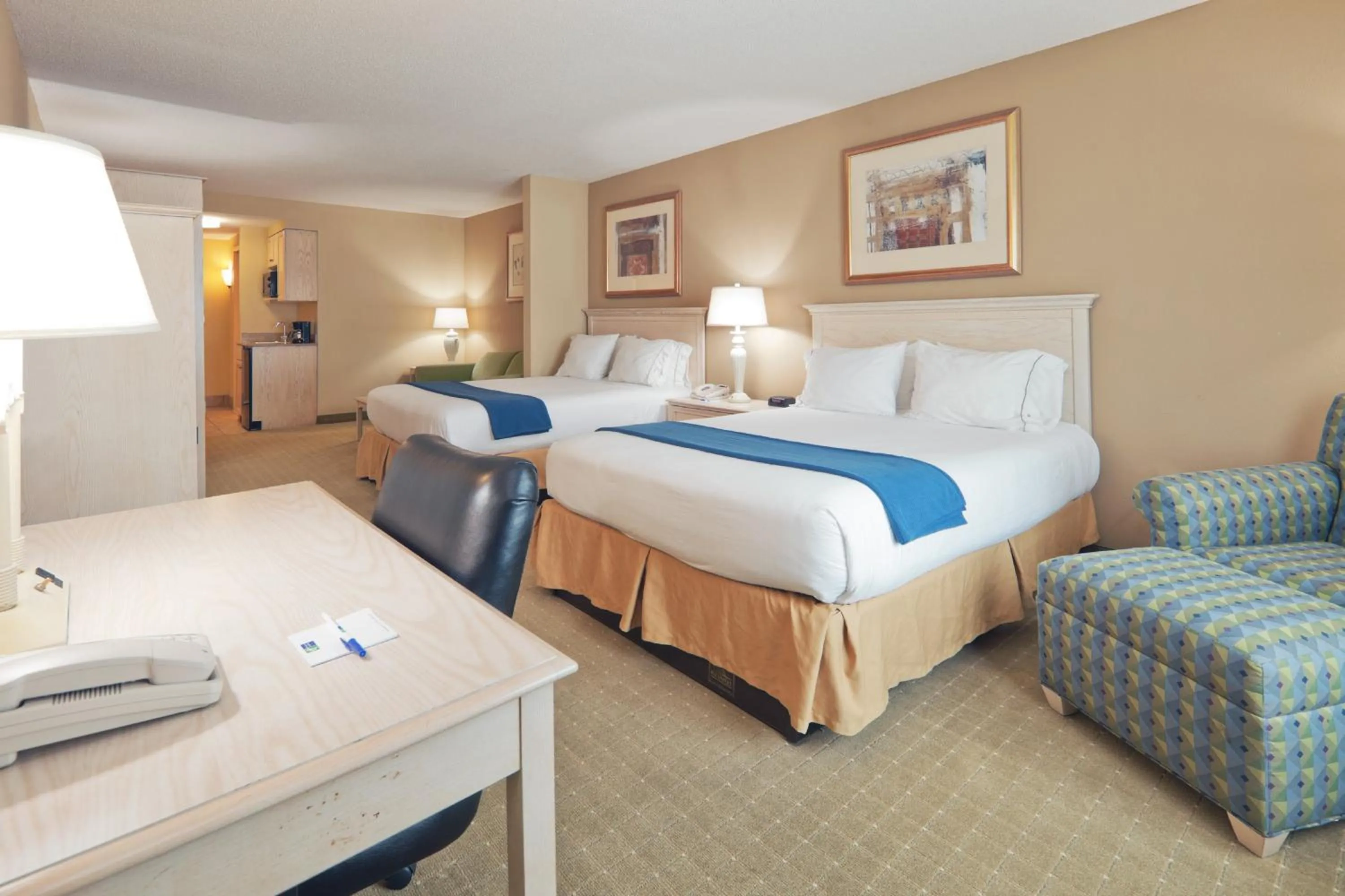Photo of the whole room, Bed in Holiday Inn Express Hotel & Suites Memphis Southwind by IHG