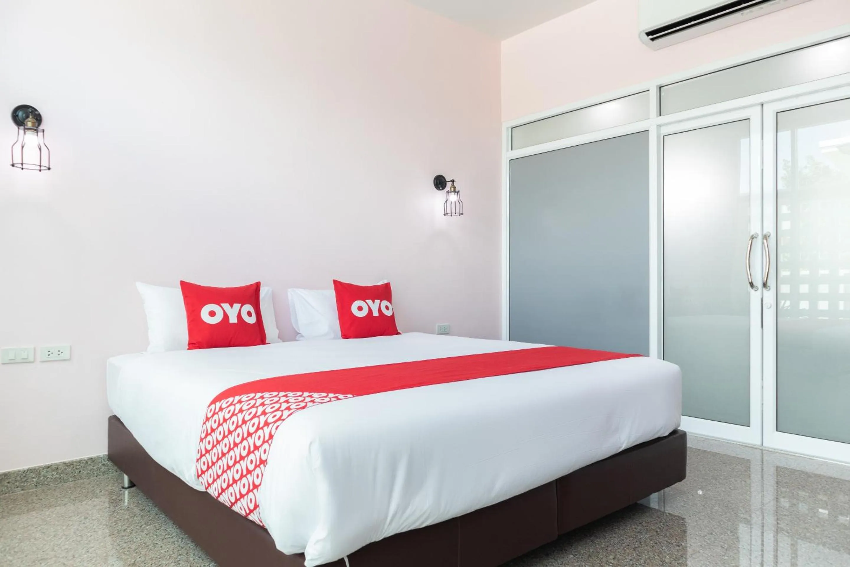 Bedroom in Sabai Palace