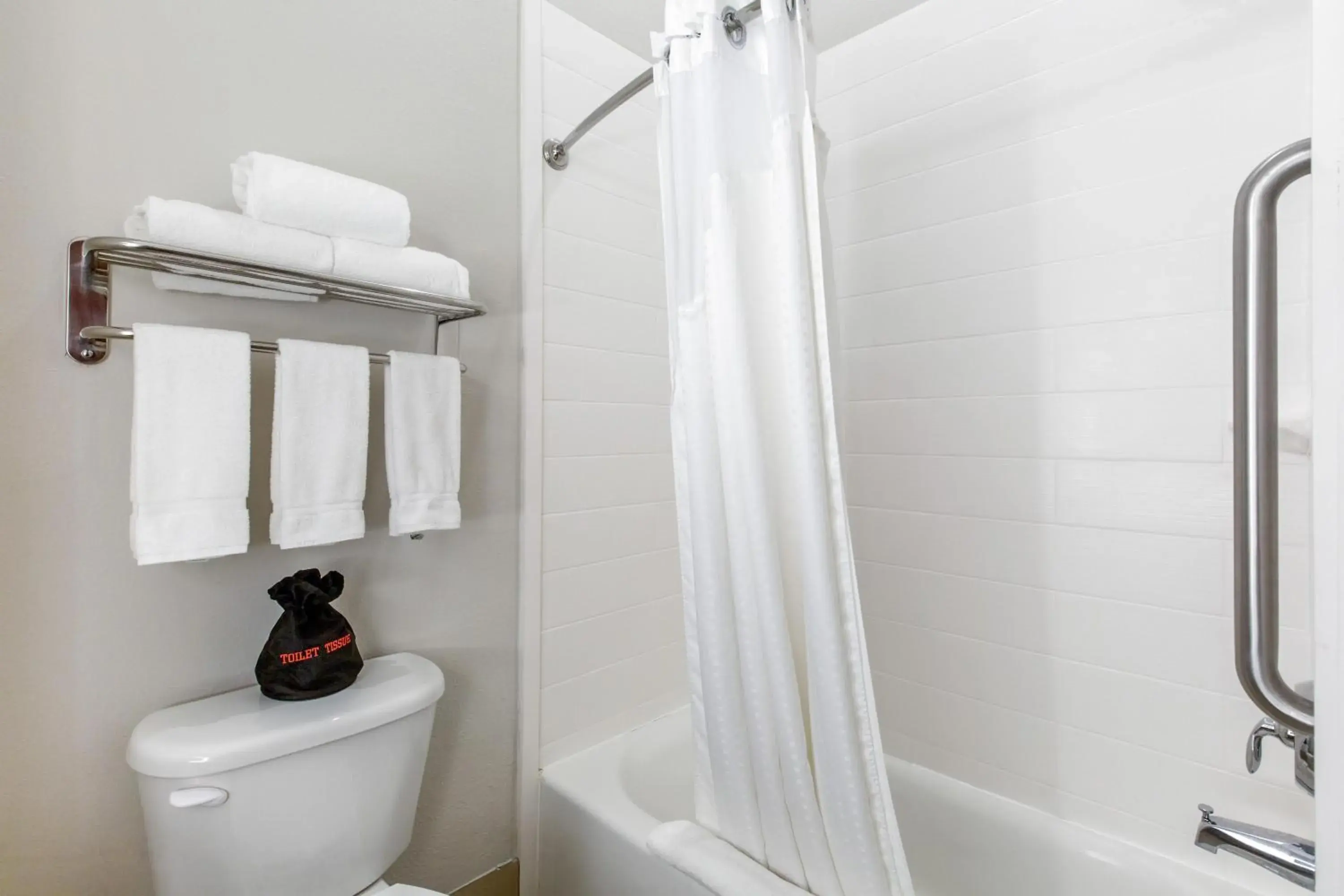 Standard Room with Two Queen Beds in Holiday Inn Express Houston-Alvin by IHG Standard Room with Two Queen Beds in Holiday Inn Express Houston-Alvin by IHG