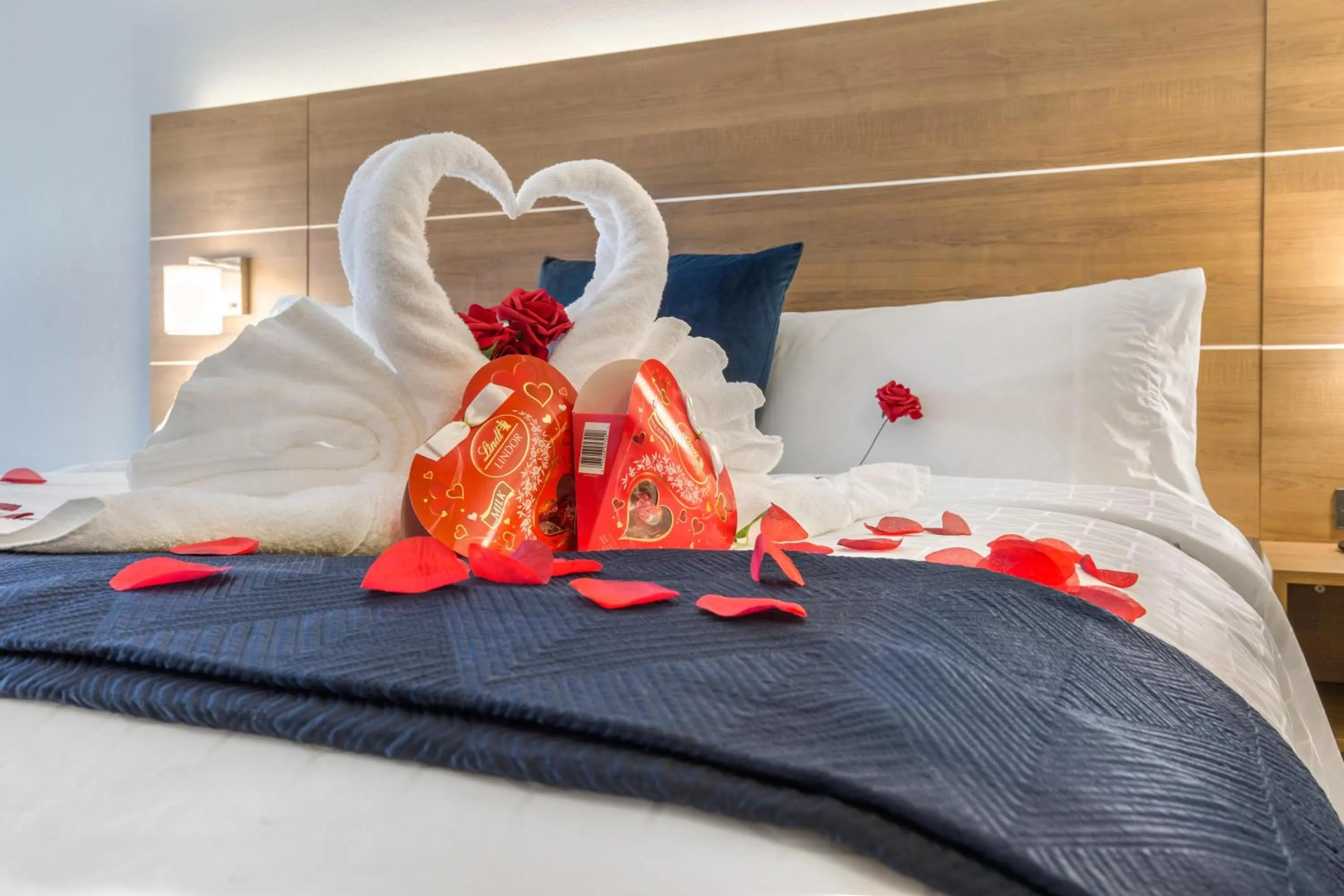 Decorative detail, Bed in Holiday Inn Express Houston-Alvin by IHG