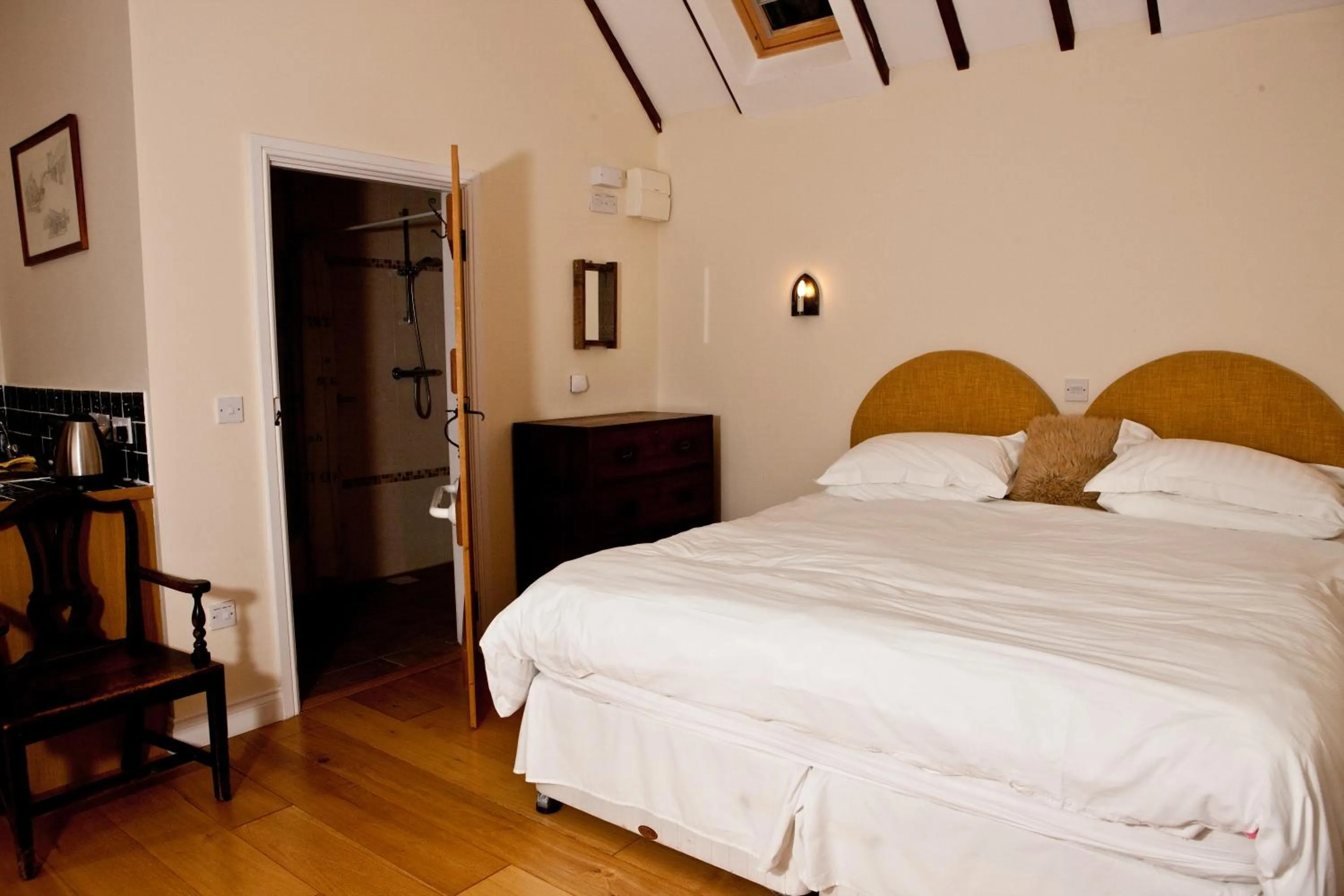 Bedroom, Bed in Church Hill Farm