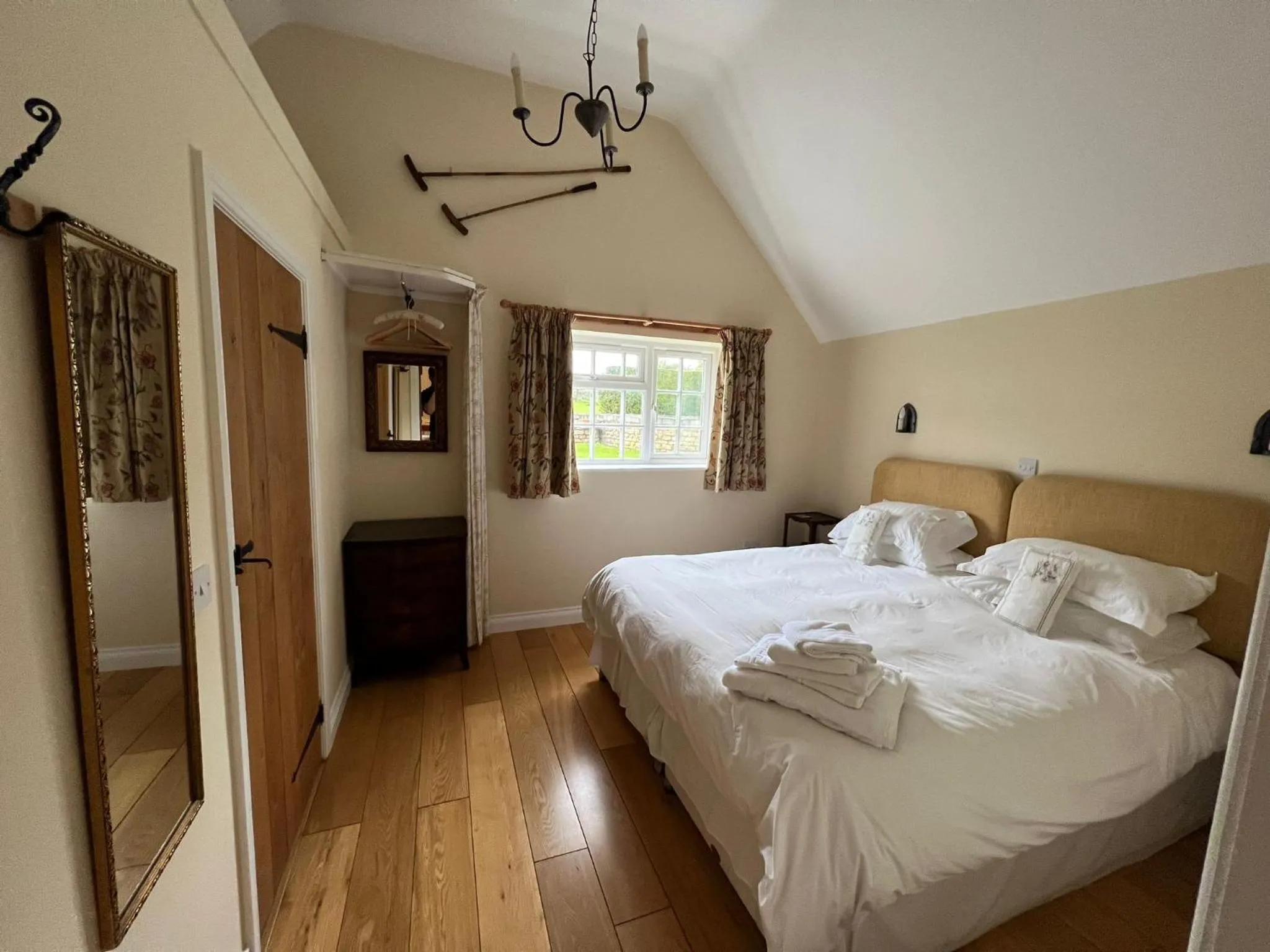 Bedroom, Bed in Church Hill Farm